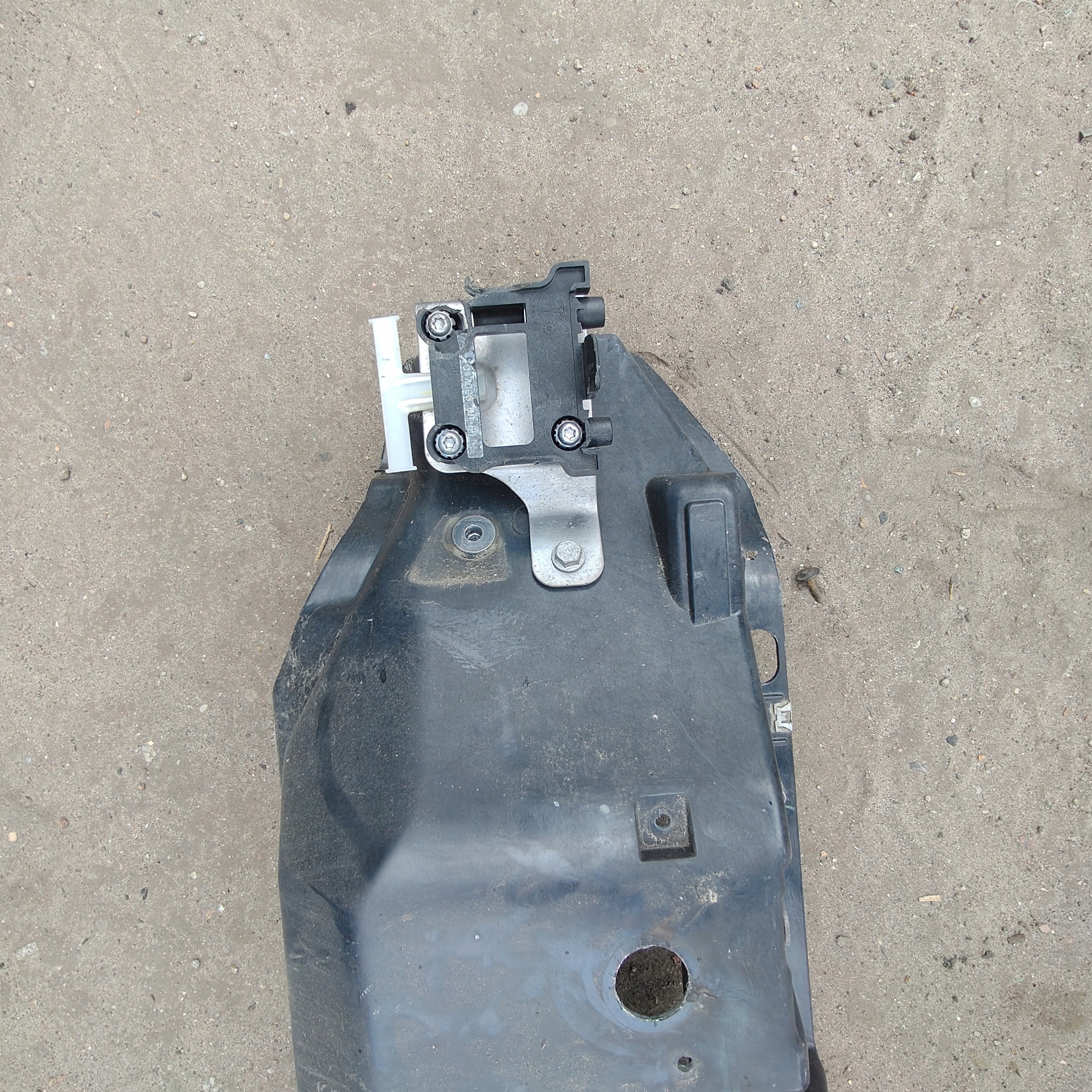 support panel for radiators holder SRODKOWE TESLA MODEL X 1035176-00