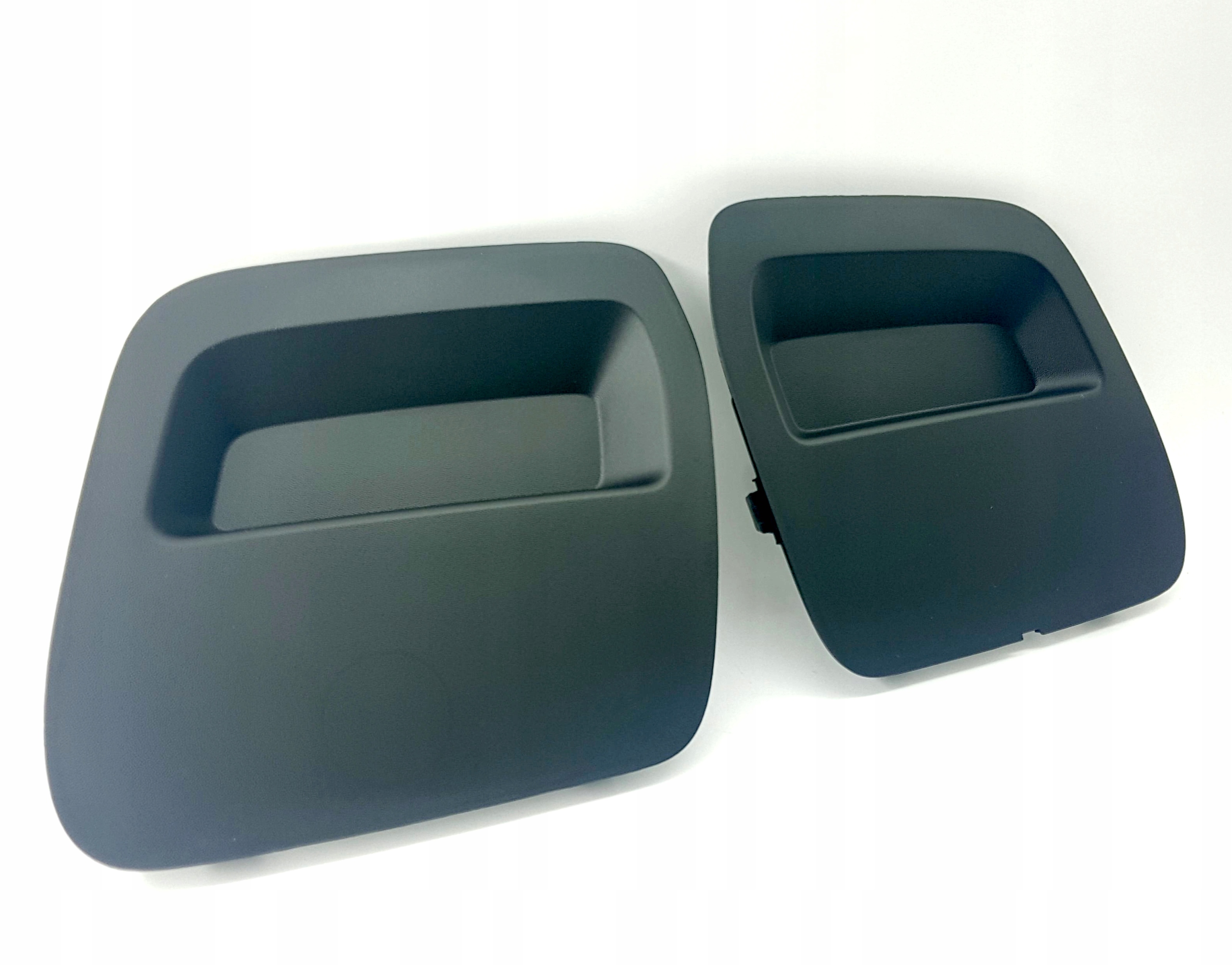 ZAŚLEPKA ZDERZAKA PRZÓD DACIA DUSTER II KOMPLET Typ samochodu 4x4/SUV Samochody osobowe