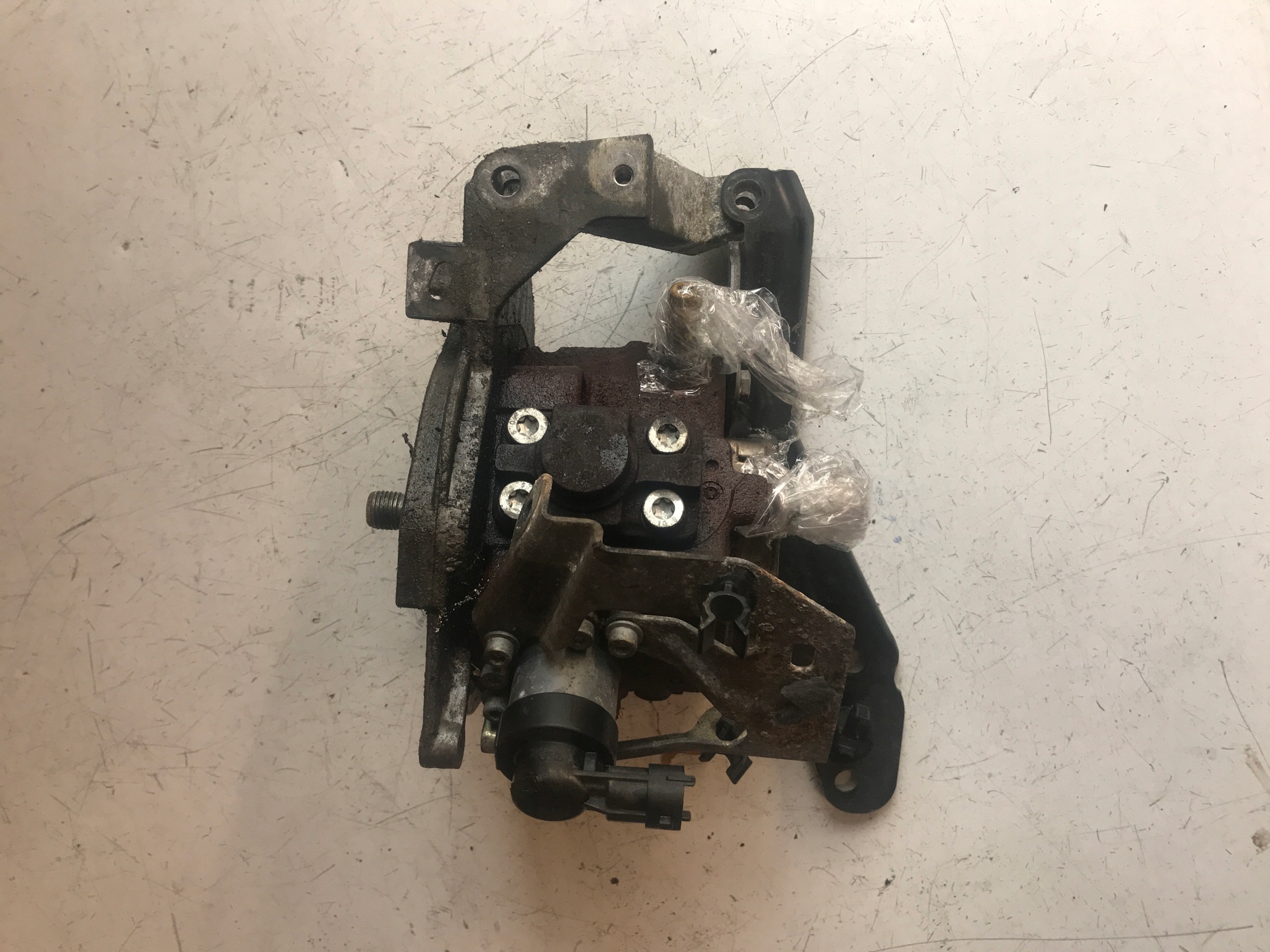 PEUGEOT CITROEN 1.6 HDI injection pump BOSCH