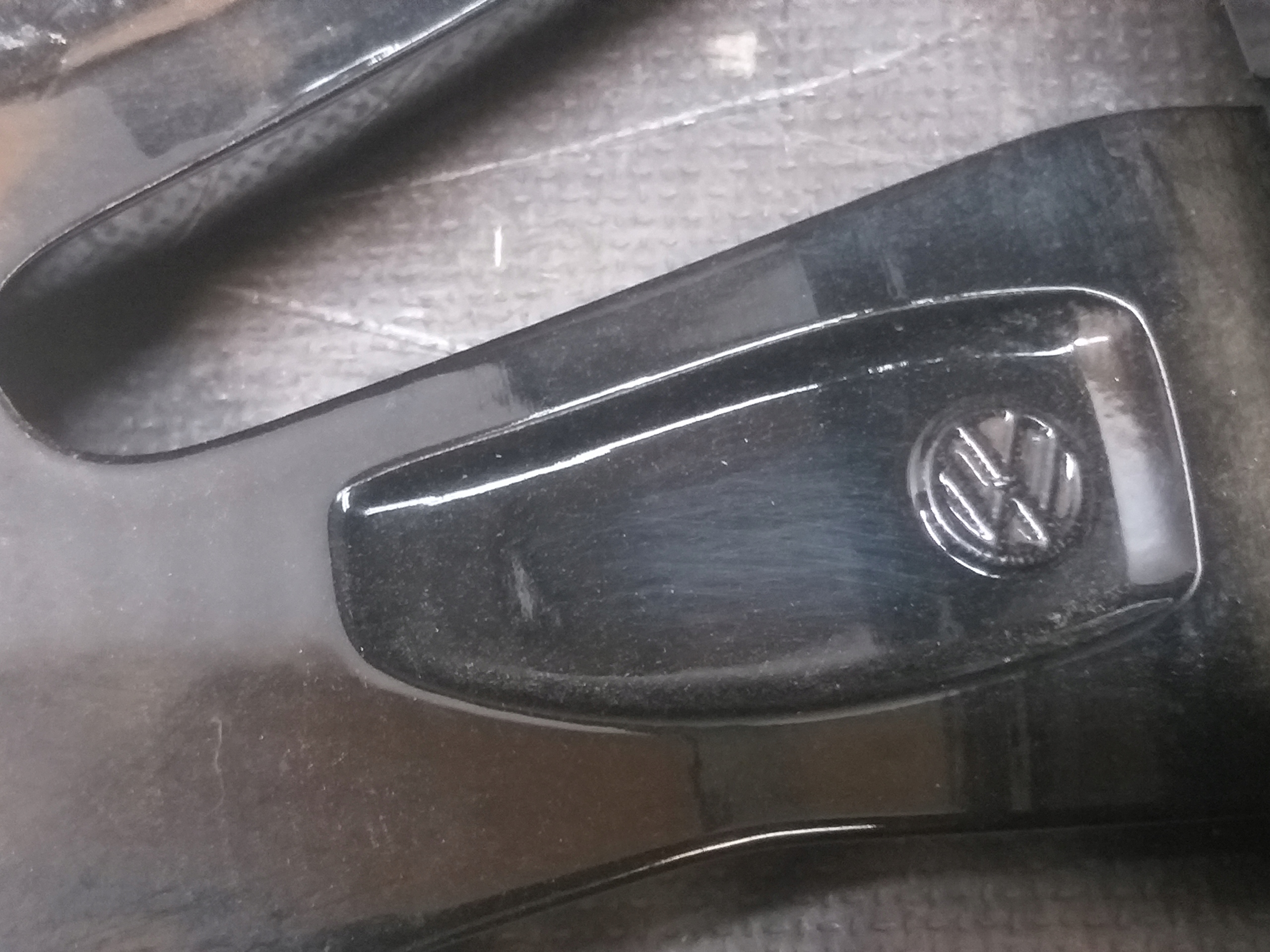 disk hliníkový VW 2GM 6J 16" ET35 5X100 2GM601025AA