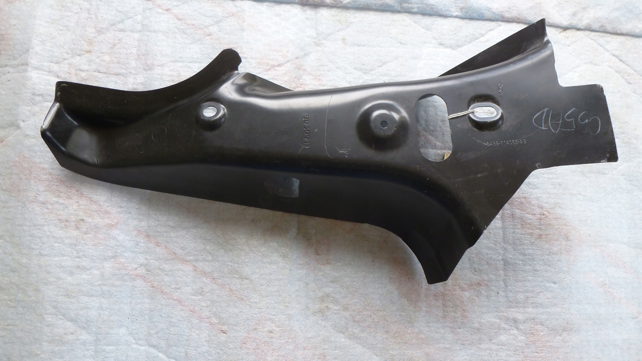 FORD MONDEO КРОНШТЕЙН SV8A69F41055AD