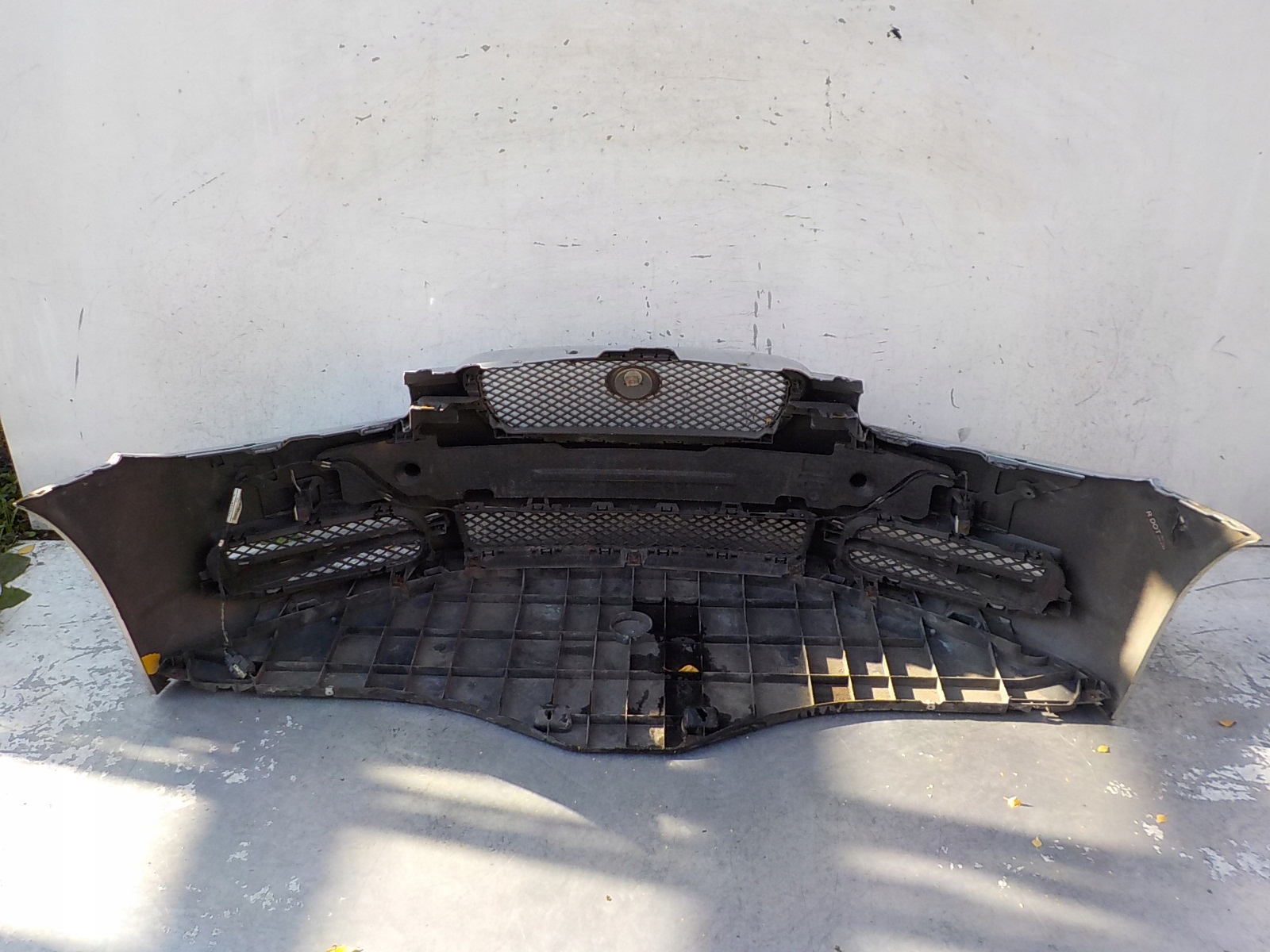 683 JAGUAR XF X250 bumper front front