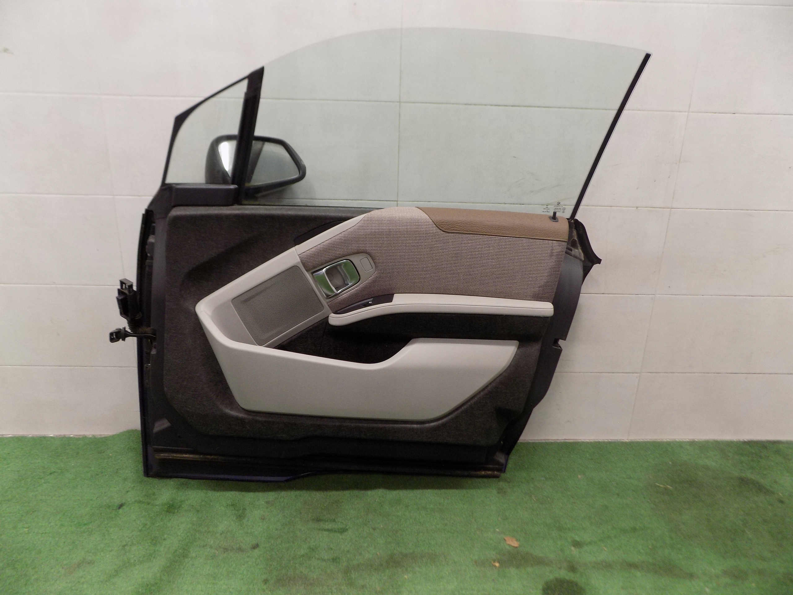 BMW i3 door right front mirror colour C1W