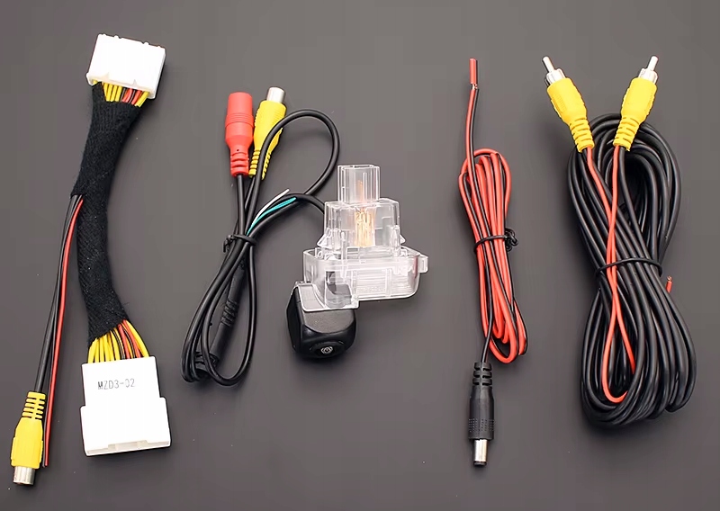 Couvací Kamera Mazda 3 2014-2018 Pro Tovární Navigaci