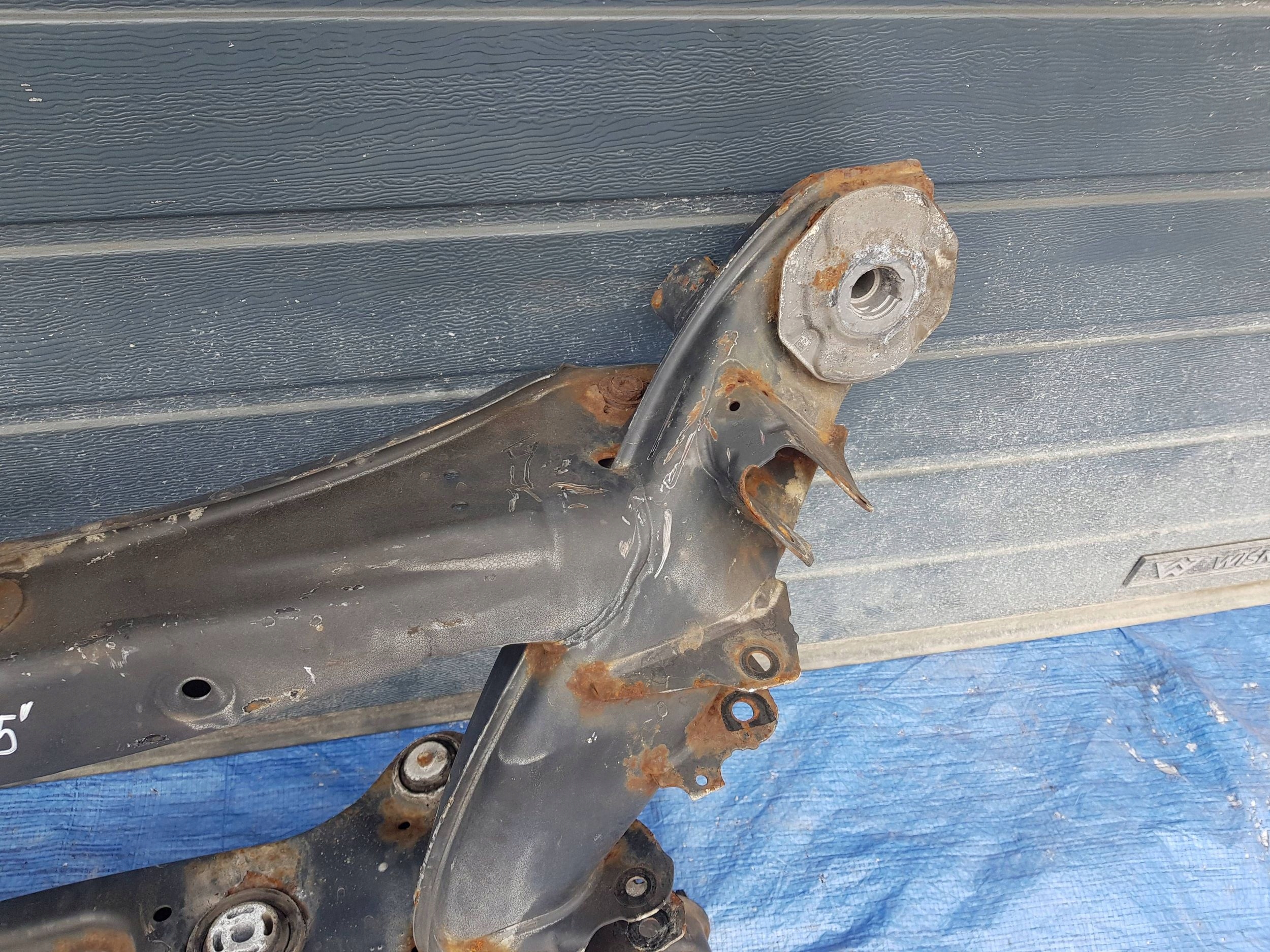 axle beam rear part MERCEDES W205 sedan sider subframe axle beam