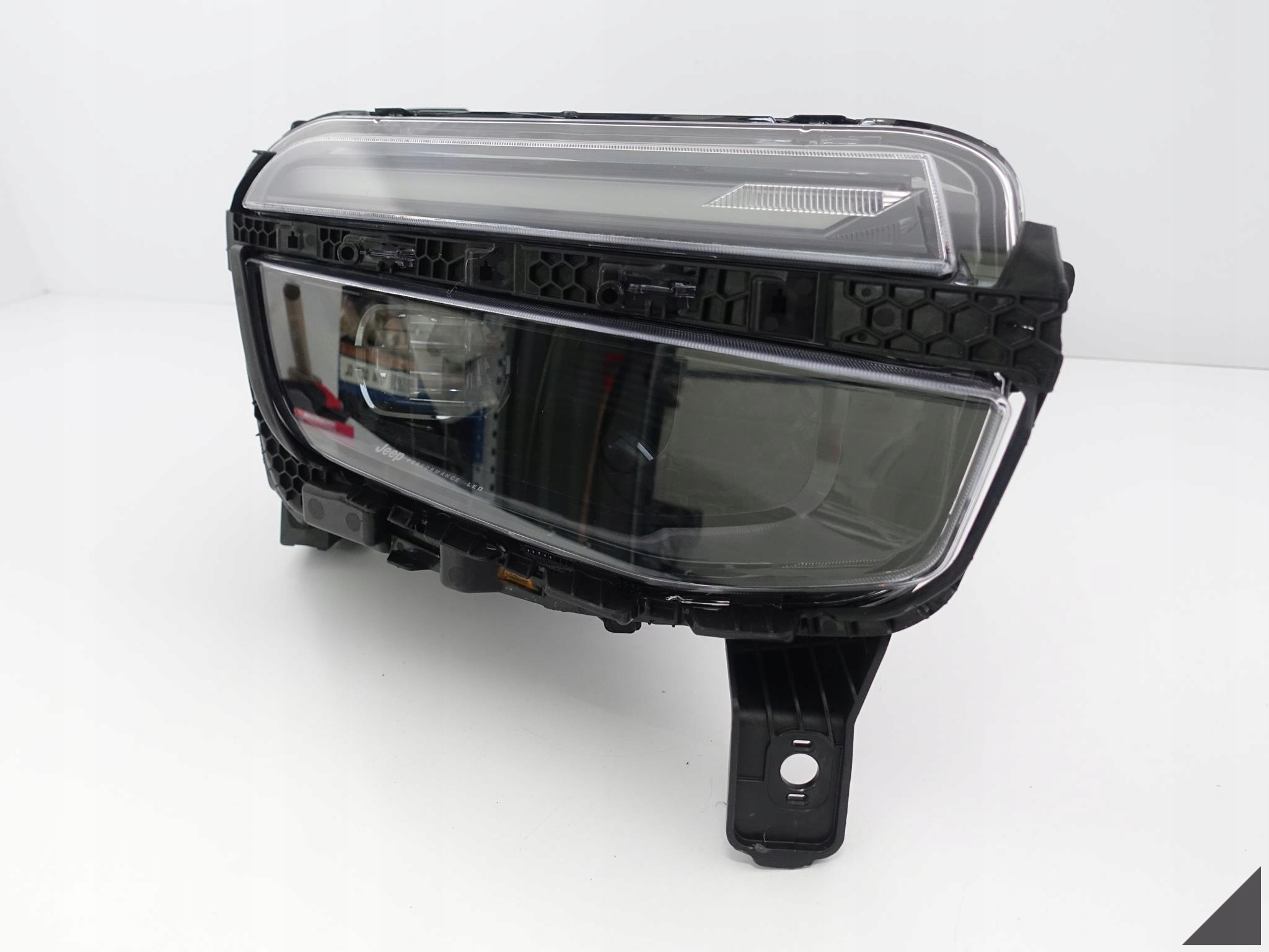 JEEP AVENGER 22- PERFORMANCE HIGH FULL LED LAMPA R Producent części Jeep OE