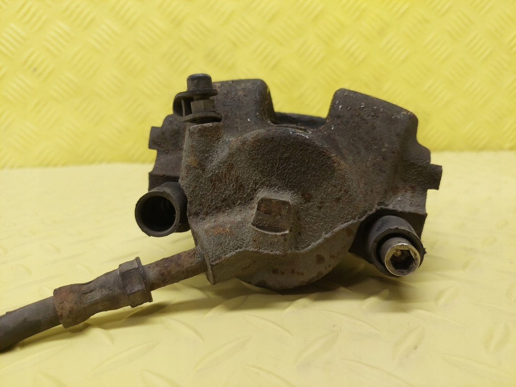 BMW E46 2.5 caliper right front