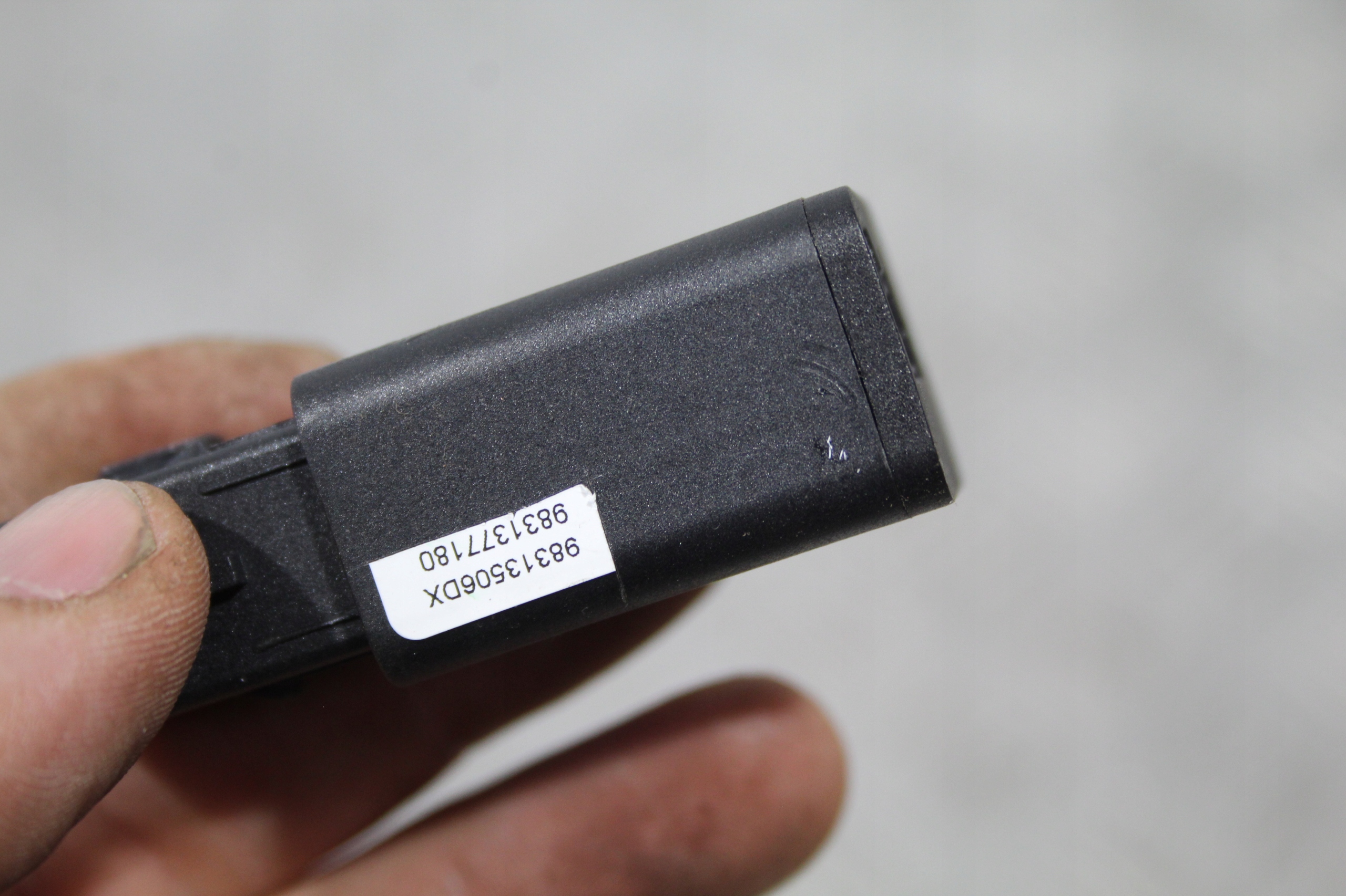 adapter USB TYPU C PEUGEOT 2008 II 2 98313506DX