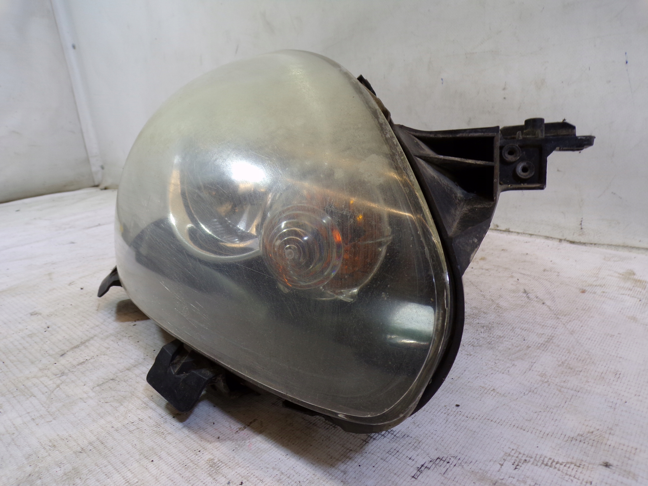 light front front right TOYOTA AYGO 1 and (2) (K1)