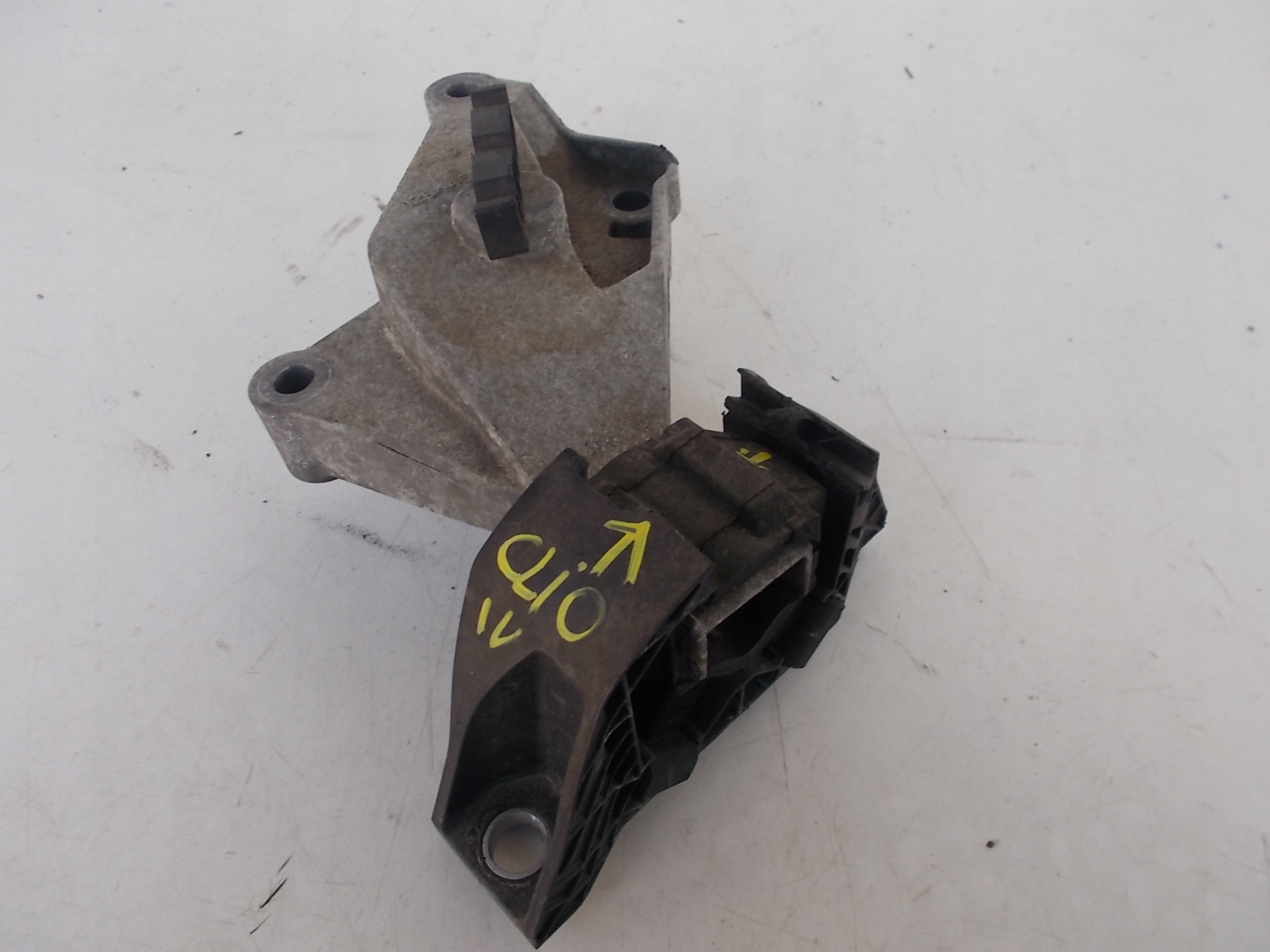 RENAULT CLIO IV 0.9 TCE ŁAPA PODUSZKA SILNIKA