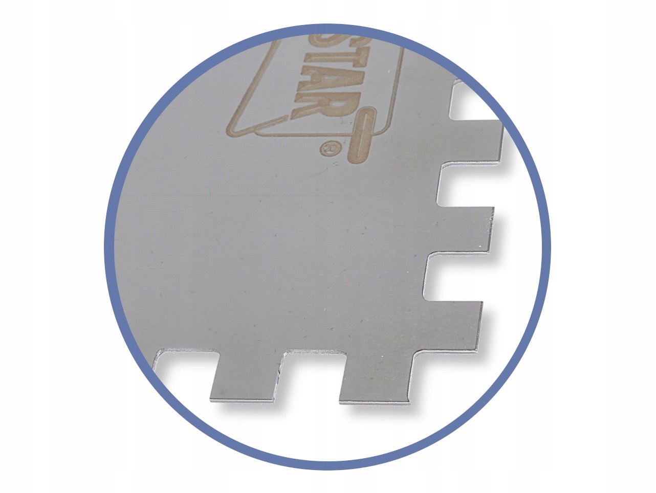 INSTAR - PACA NIERDZEWNA ZĘBATA 128x480 MM - ZĄB 8x8 MM UCHWYT DREWNIANY Typ paca