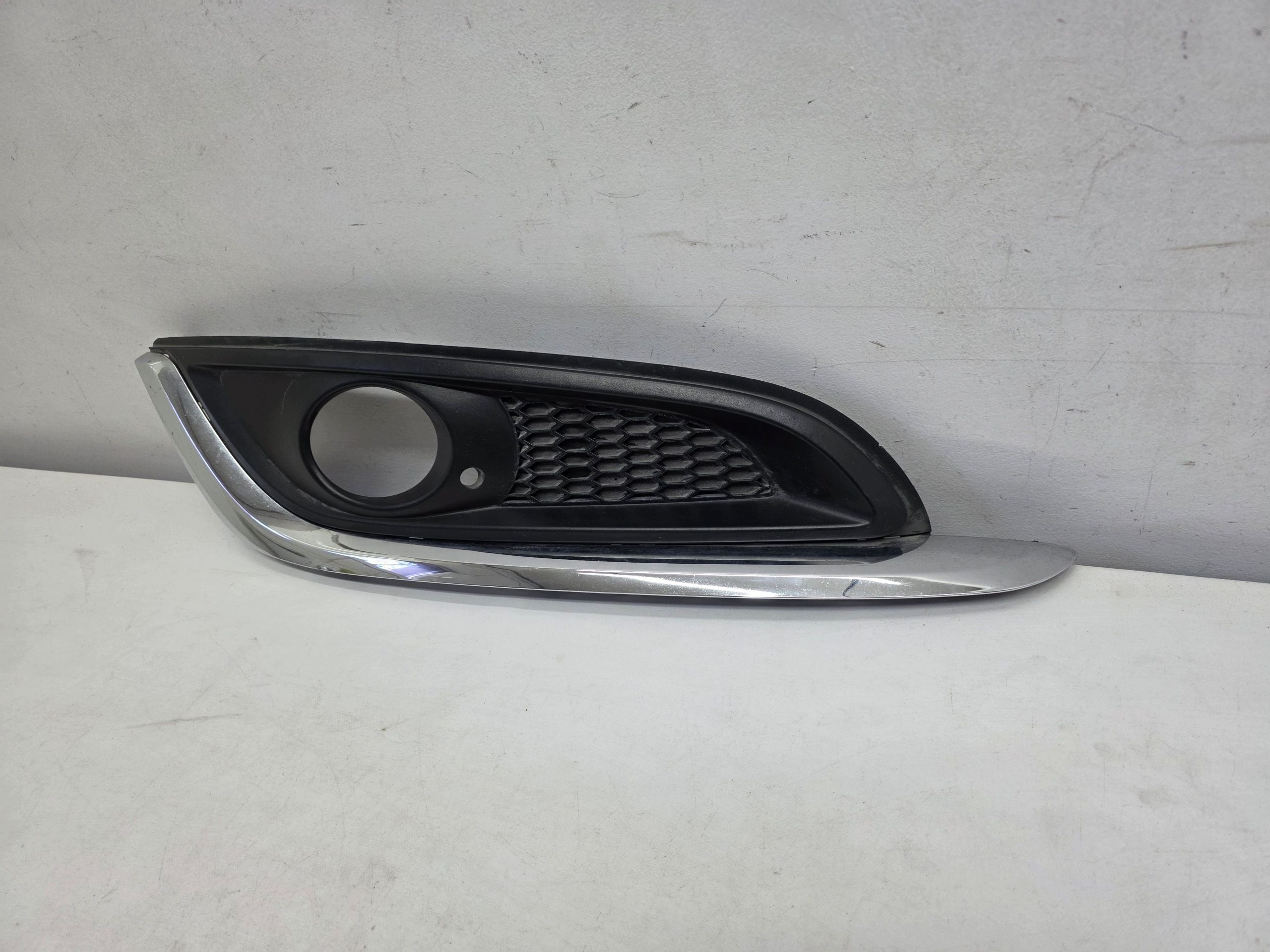 OPEL INSIGNIA A LIFT 13- grid of a bumper right front original