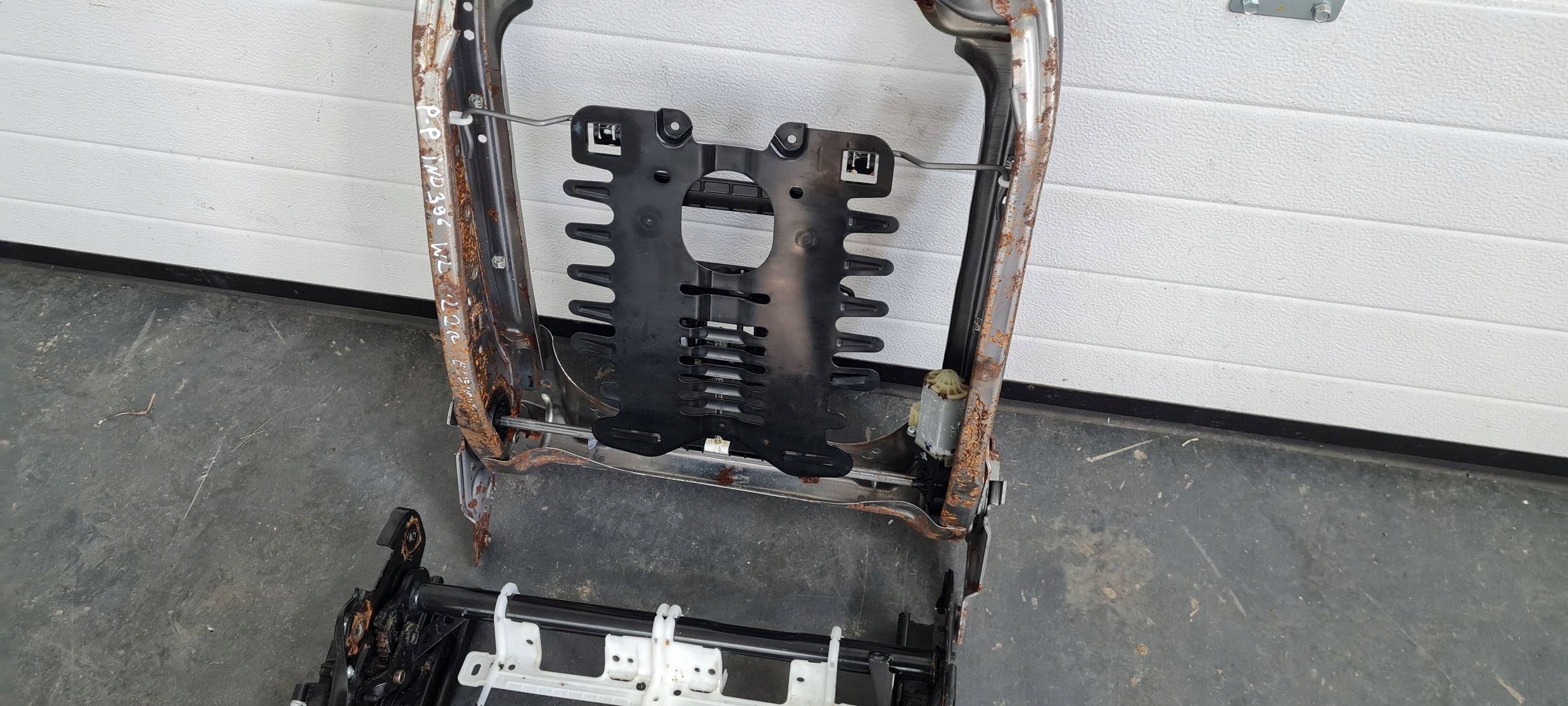 Jeep Grand Cherokee WL 2022 support seat seat right front 68376548AC