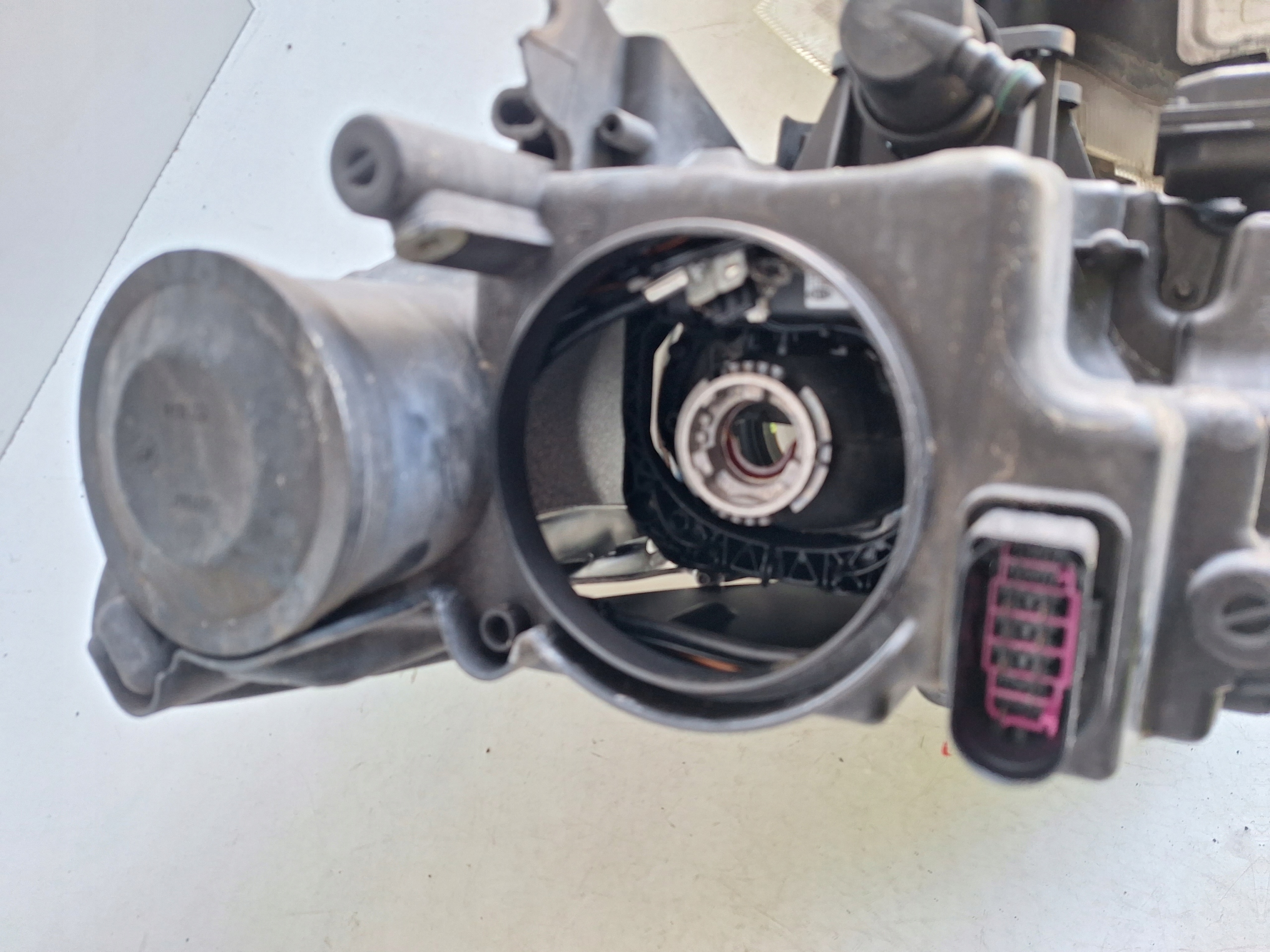SKODA SUPERB II 3T0 08-13 light left XENON UK