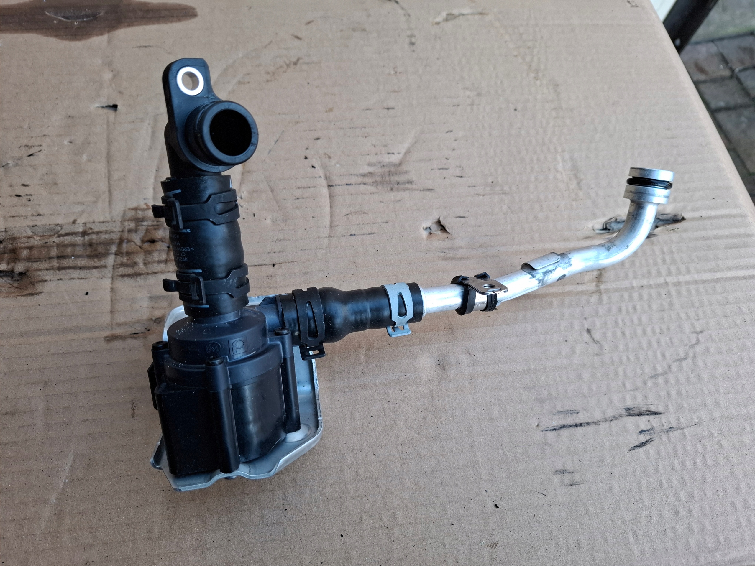 Audi RS6 C8 23r 06H121601M Supplementare Pompa wodna