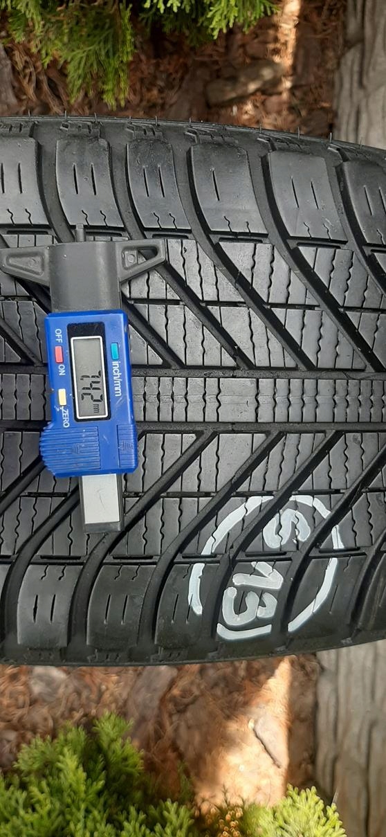 GOODYEAR VECTOR 4 SEASONS SUV 4x4 235/55R17 (S13) Model SUV