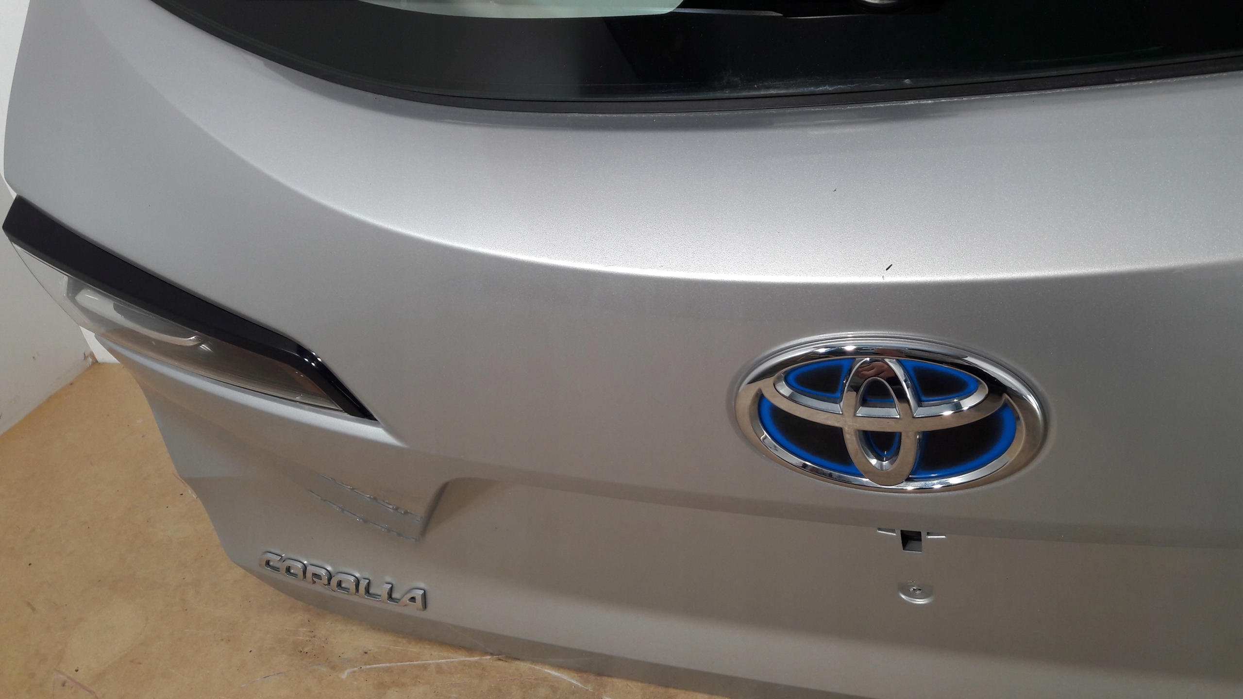 TOYOTA COROLLA E21 rear trunk door 1F7 KOMBI (H45)