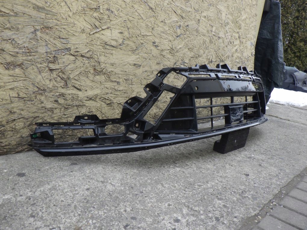 POLESTAR IV 4 23- front bumper grid