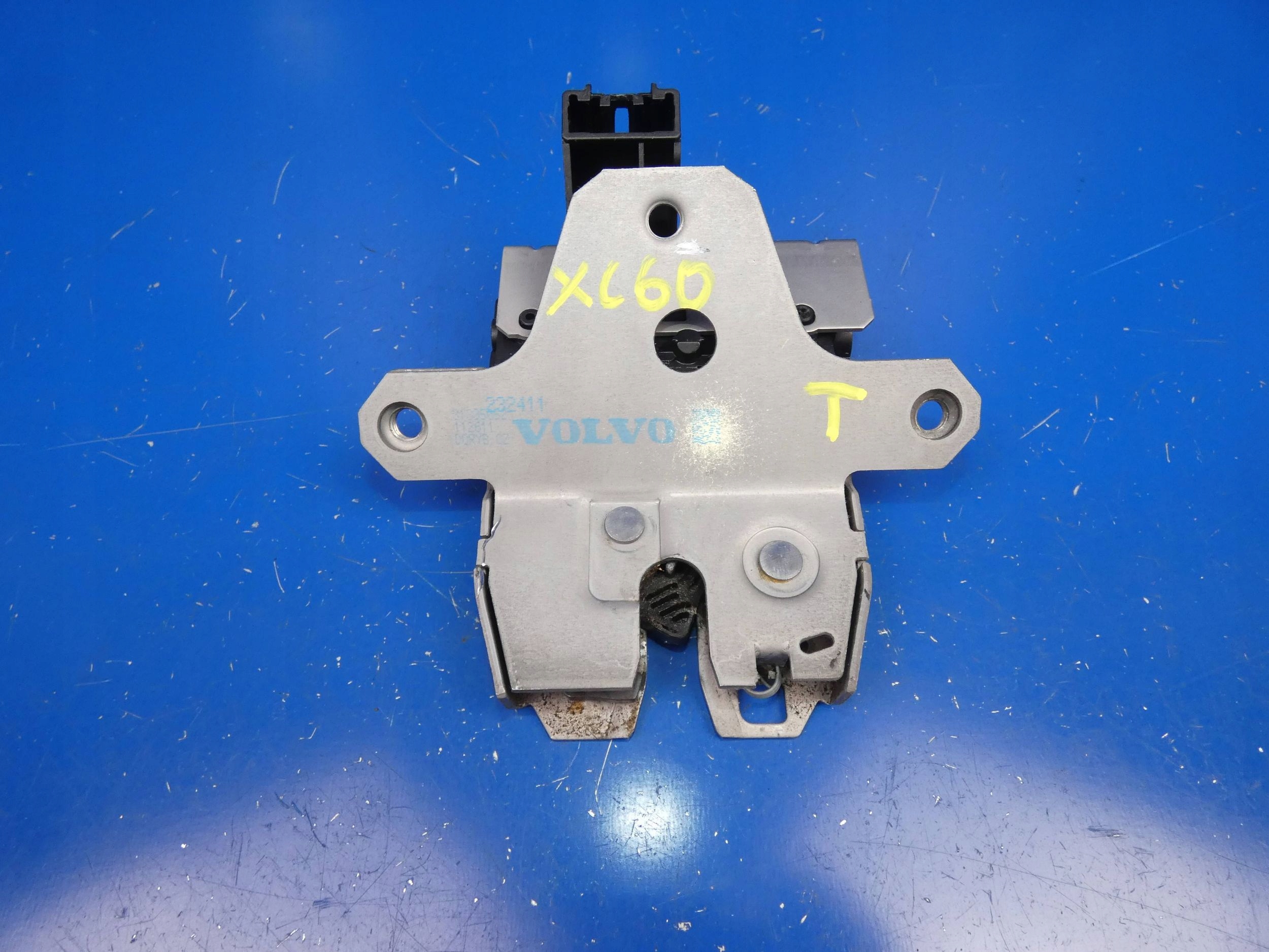 VOLVO XC60 and lock bonnet boot rear part rear