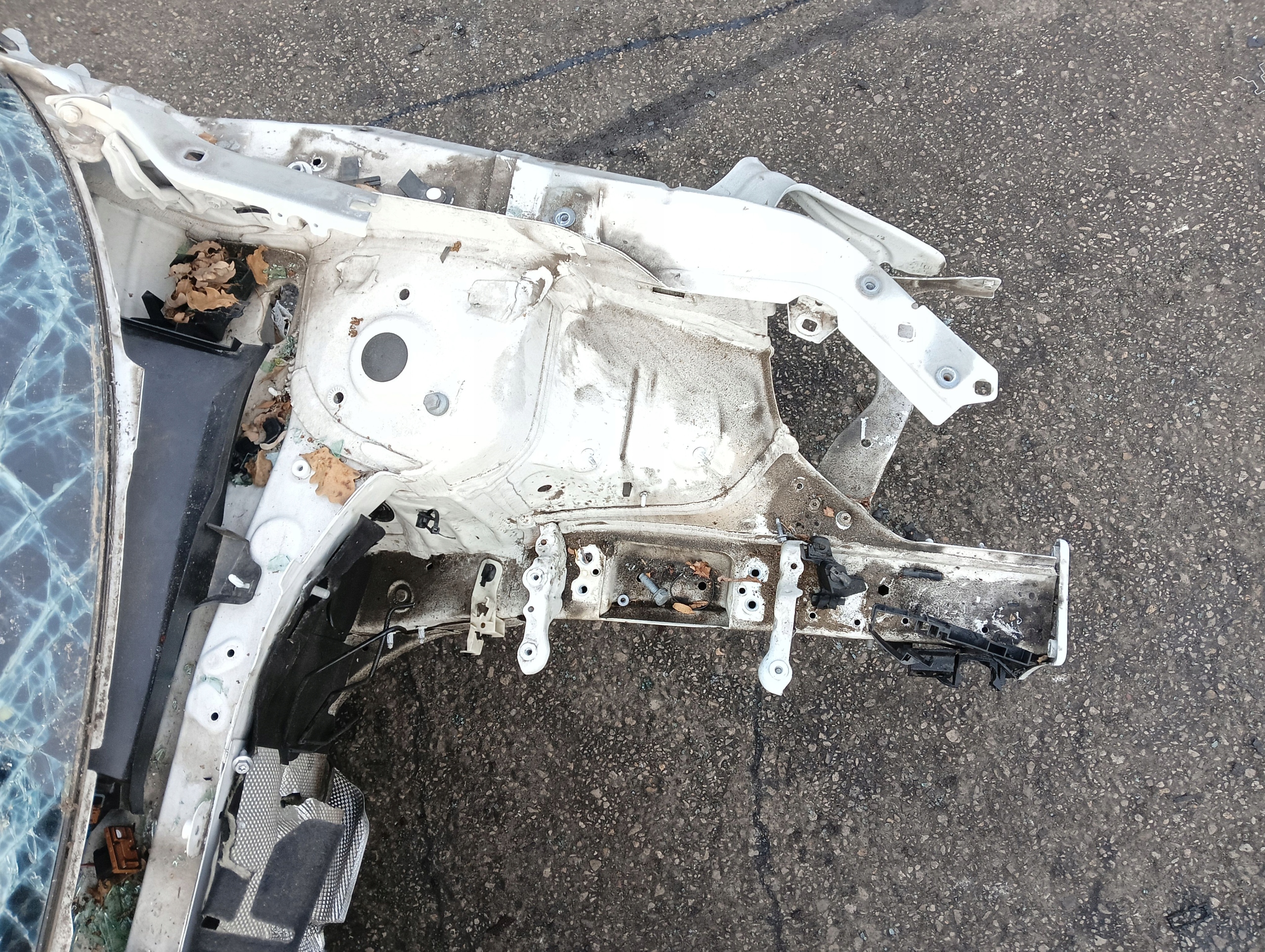 quarter left pillar A AUDI Q3 II F3 83A LAK: LS9R (2018-)