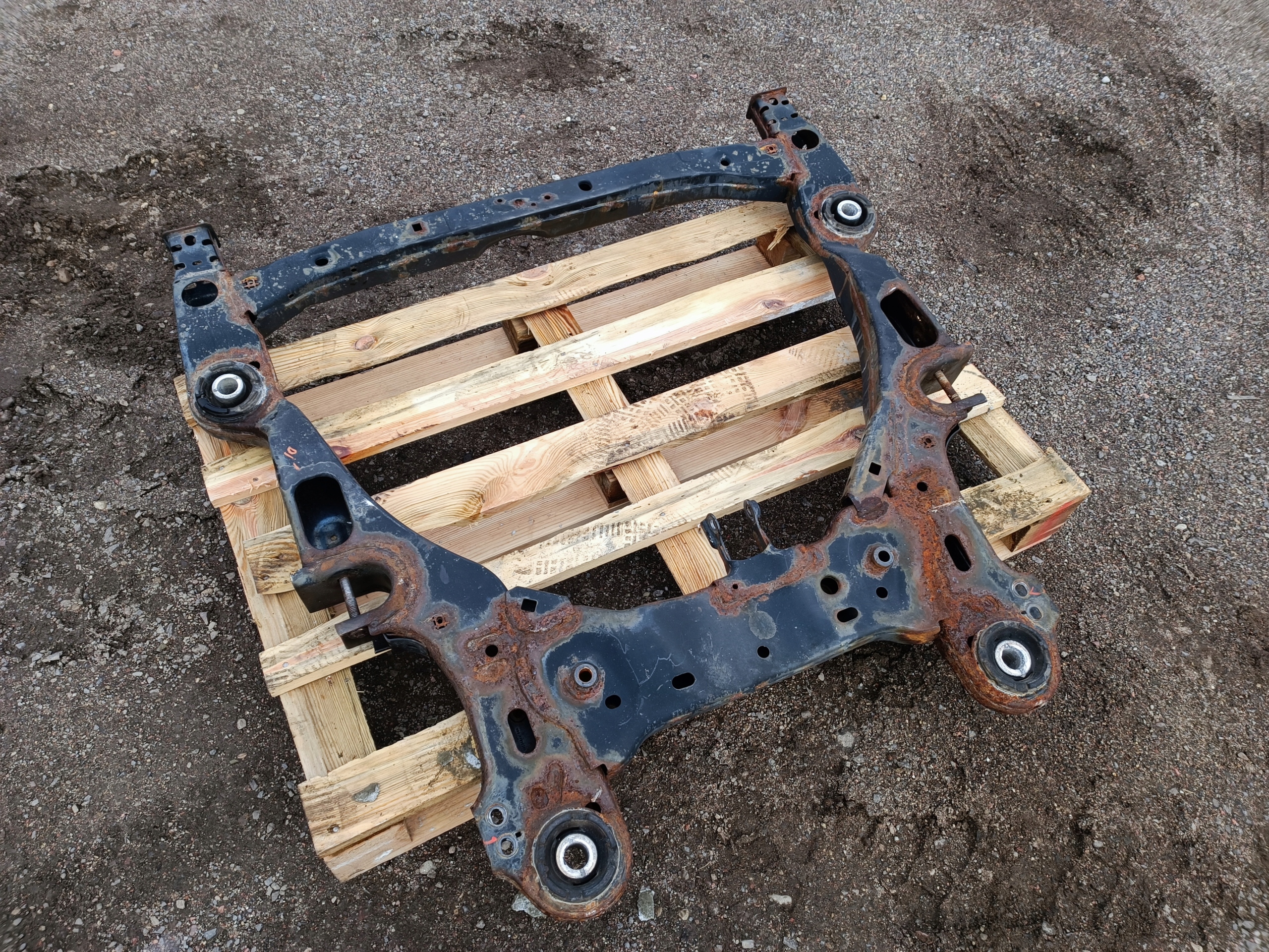 axle beam subframe axle beam Ford Flex 2011