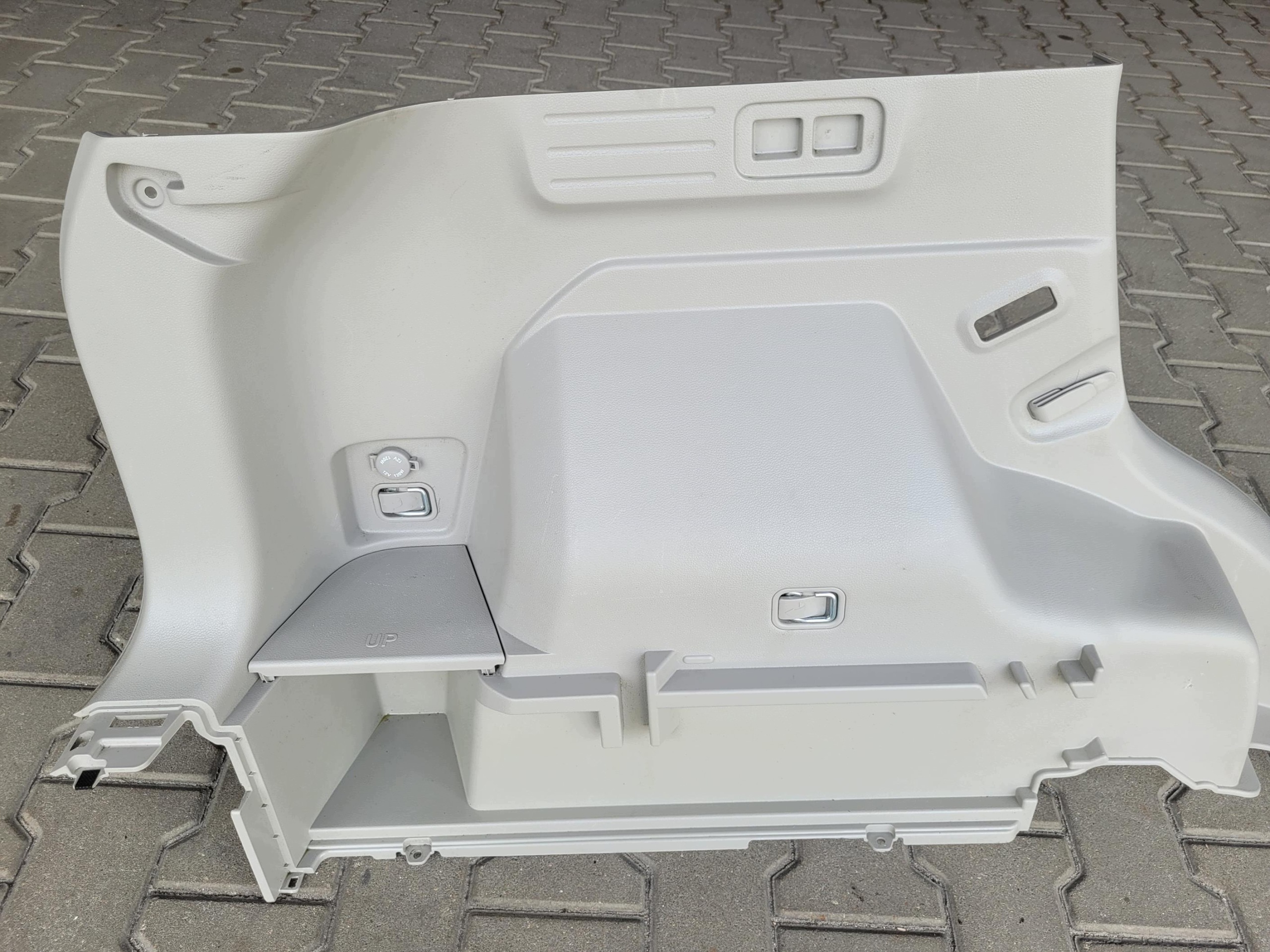 boot upholstery rear part rear left SSANGYONG KORANDO IV 4 C300