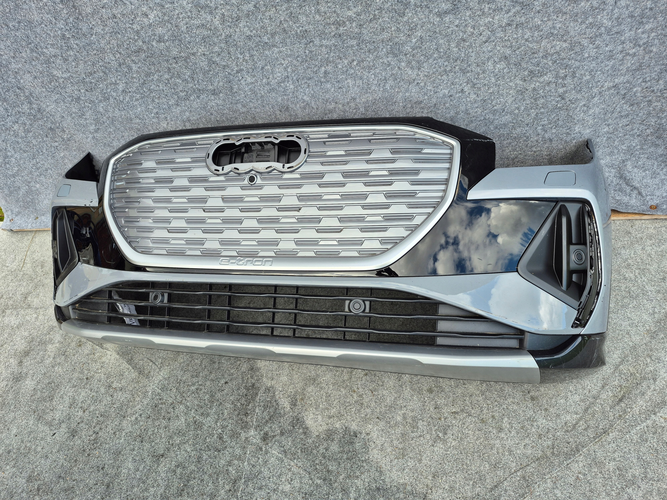 AUDI Q4 E-TRON S-LINE 89A ZDERZAK PRZÓD Strona zabudowy przód