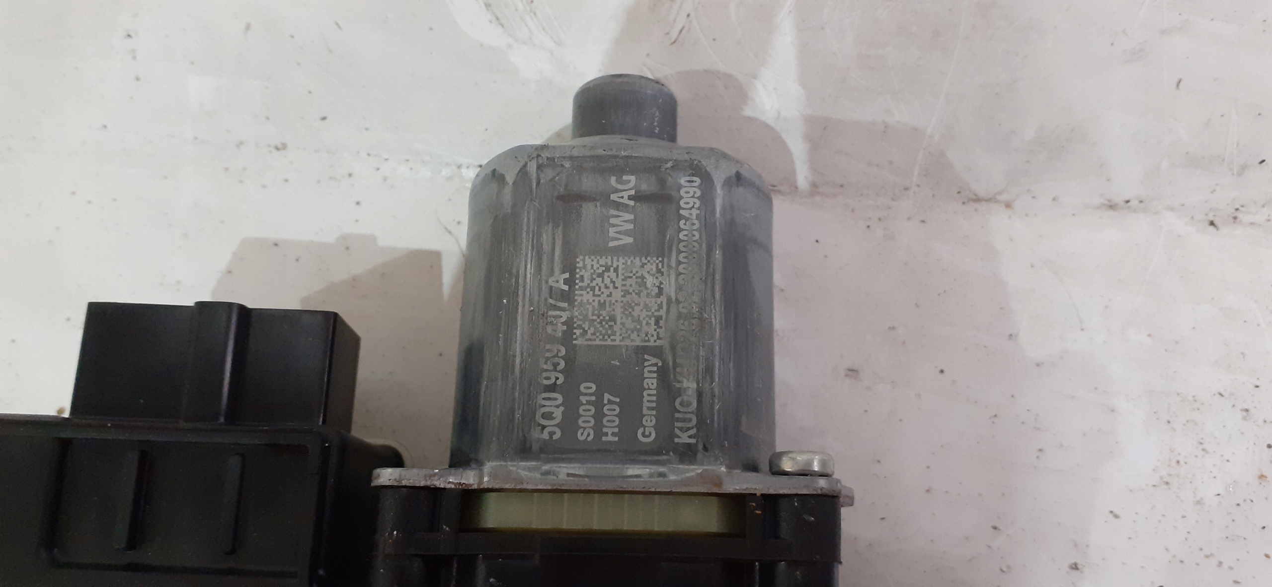 window regulator left rear part Skoda Octavia III
