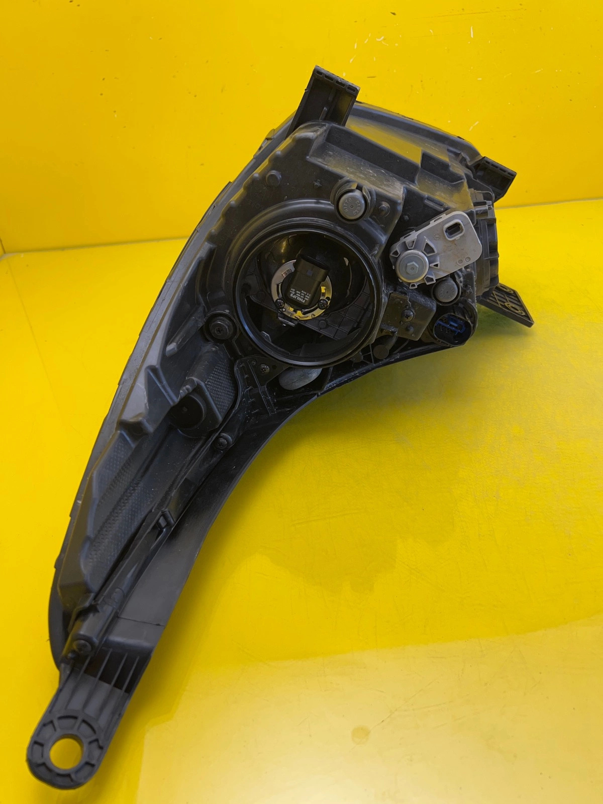 light right front Kia Niro 2016