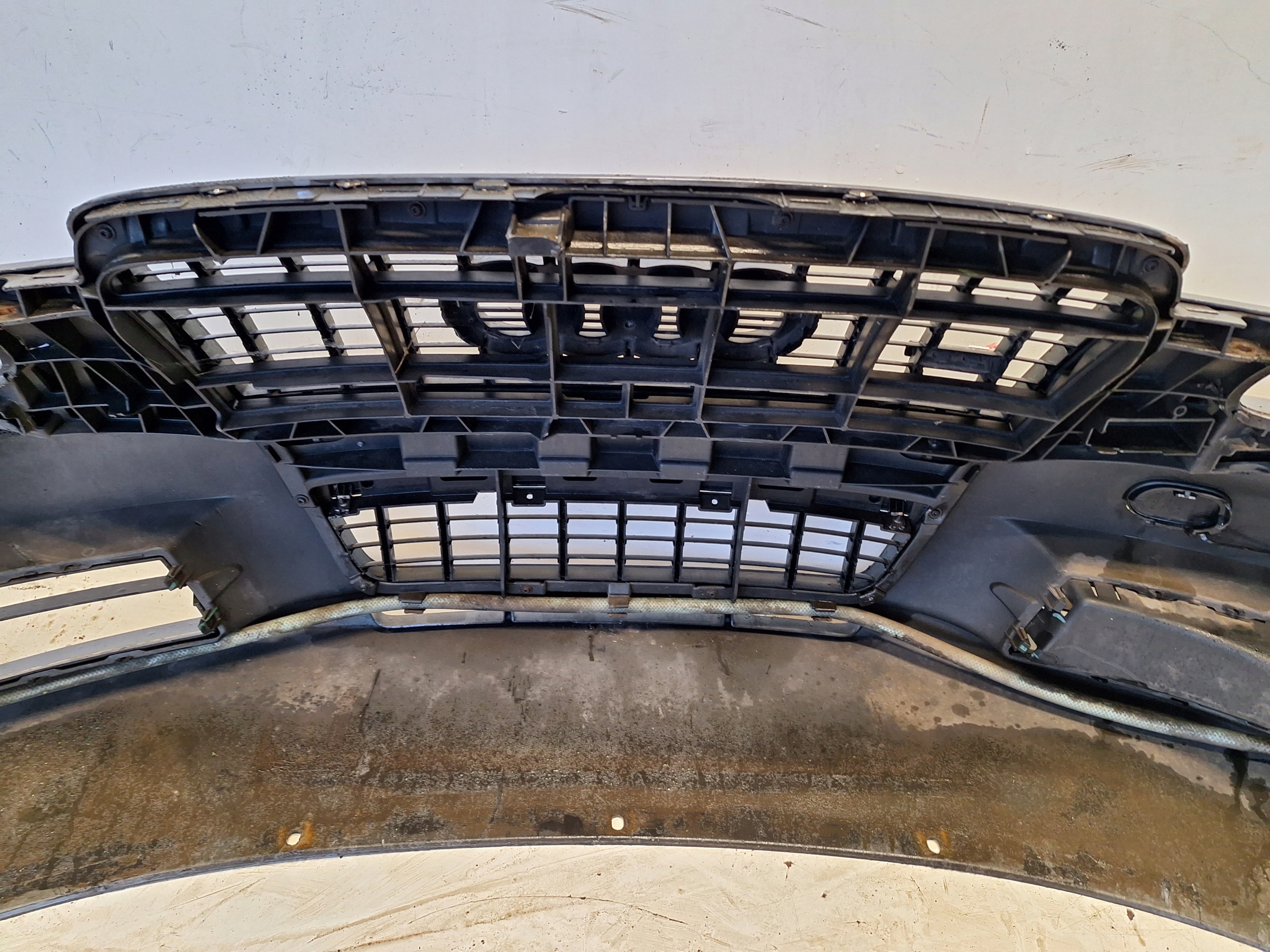 AUDI A6 C6 04-08 bumper + XENON S-LINE
