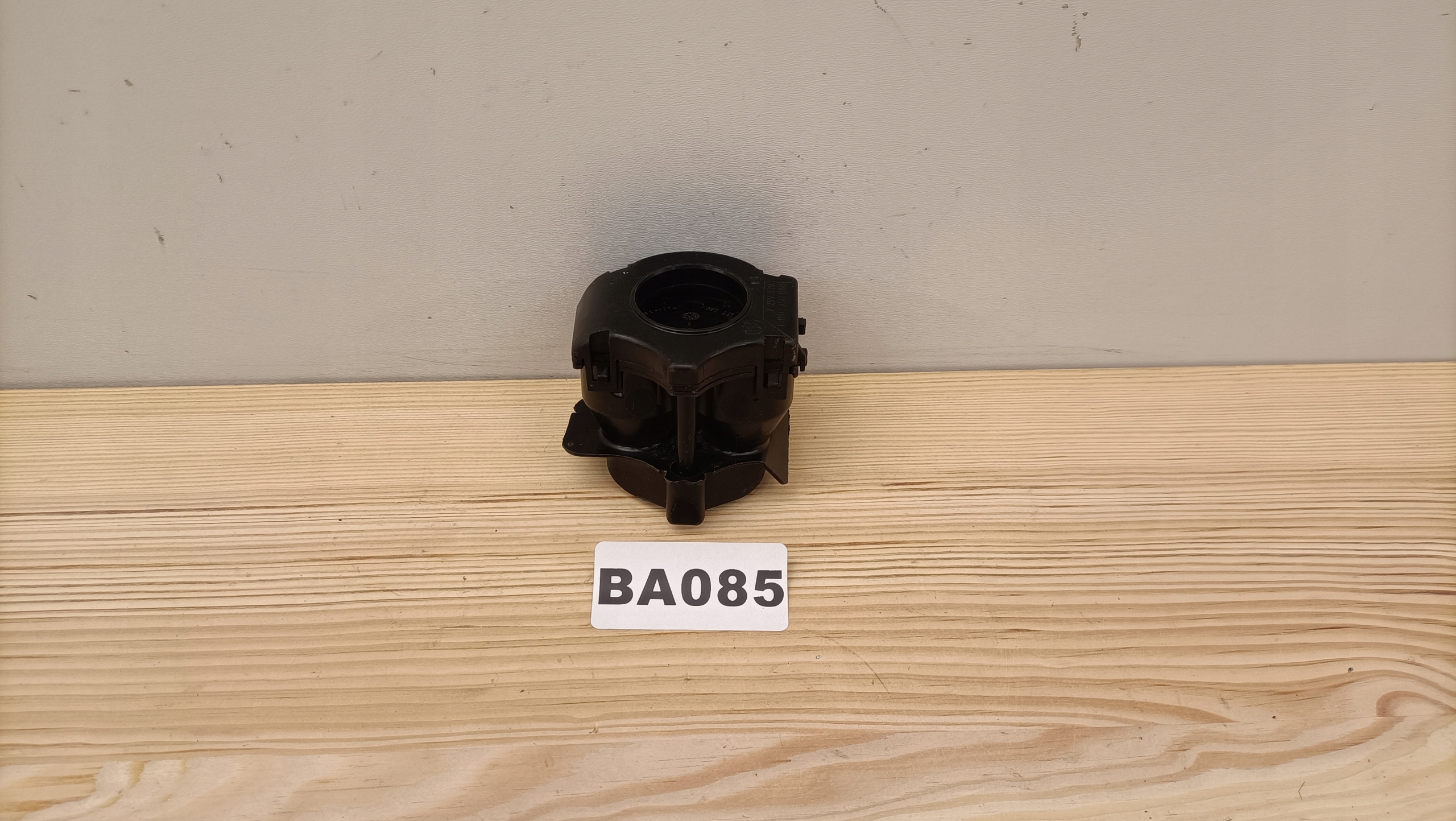 ODPOWIETRZNIK TESTATA CYLINDRA BMW E90 E91 E87 DIESEL 7799139 BA085