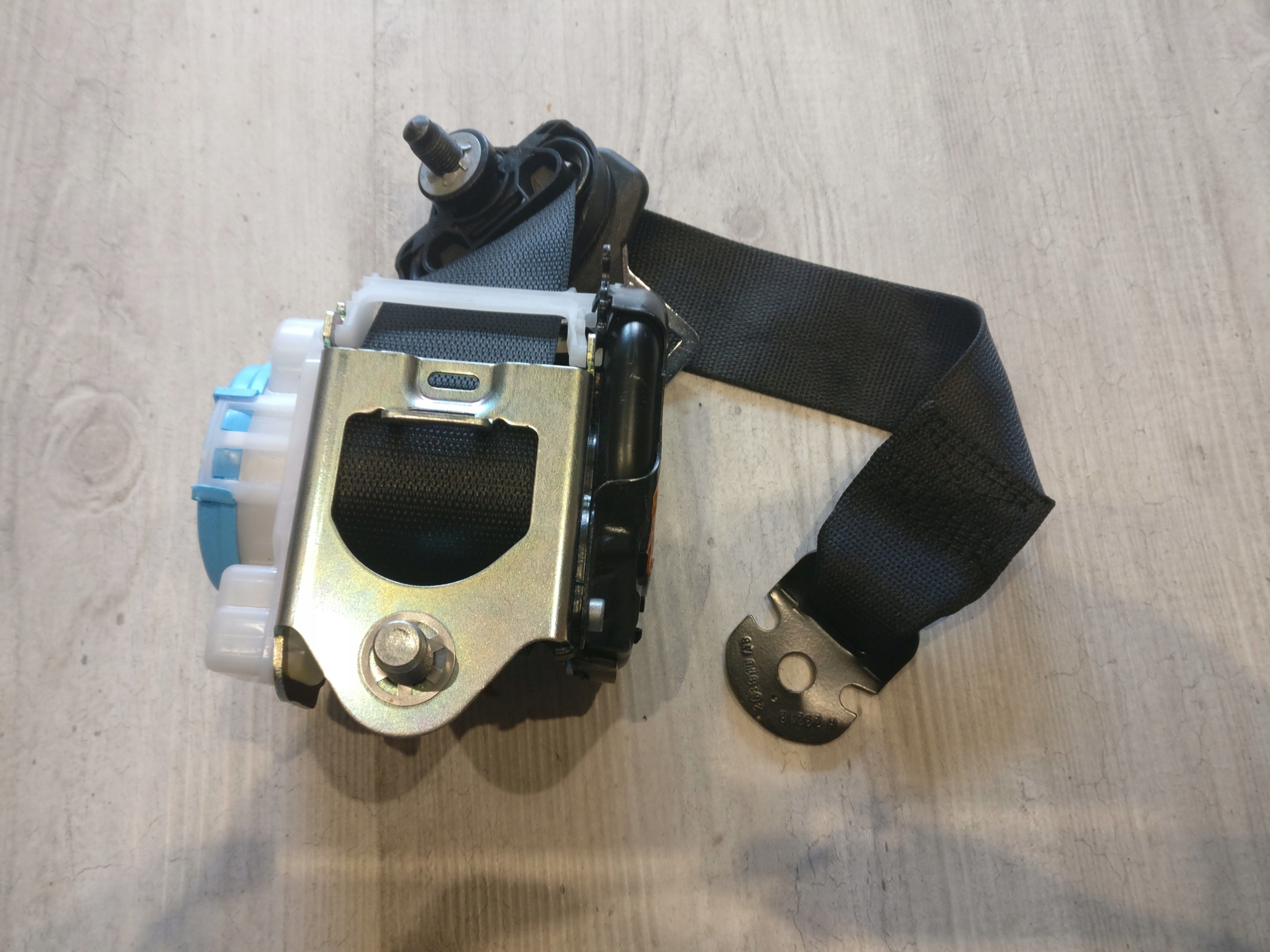 MERCEDES B Class W246 задний ремень задний левый оригинал