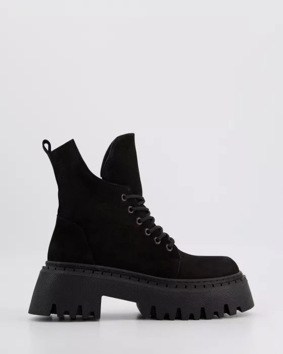 

Czarne Botki Z Nubuku Venezia 017912400 Nu Bl R.38