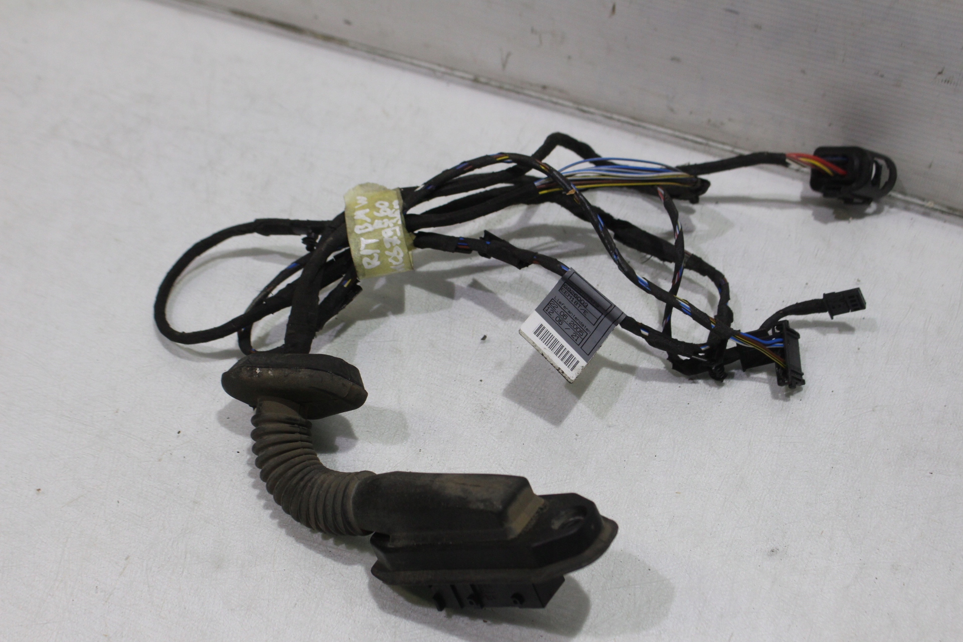 WIĄZKA ELEKTRYCZNA DRZWI PRAWY TYŁ BMW E60 523i