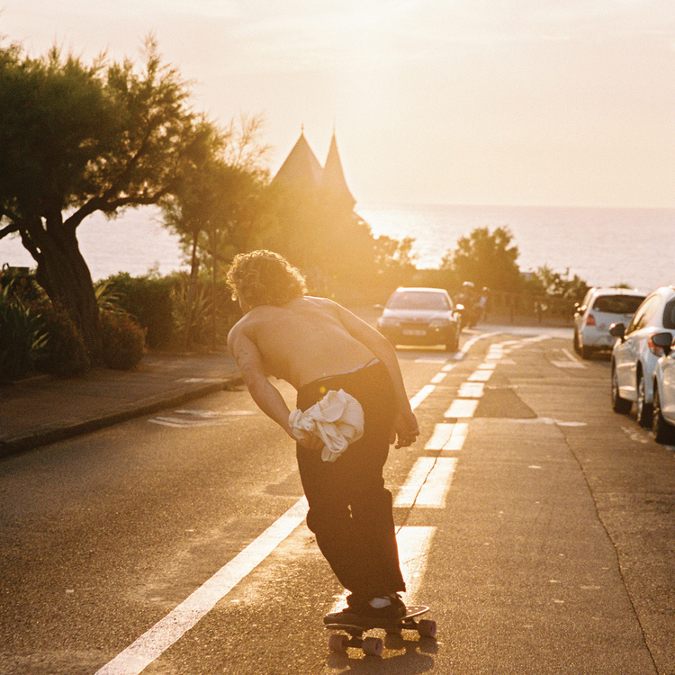 Deskorolka Cruiser Globe Blazer 26" Black The F Out