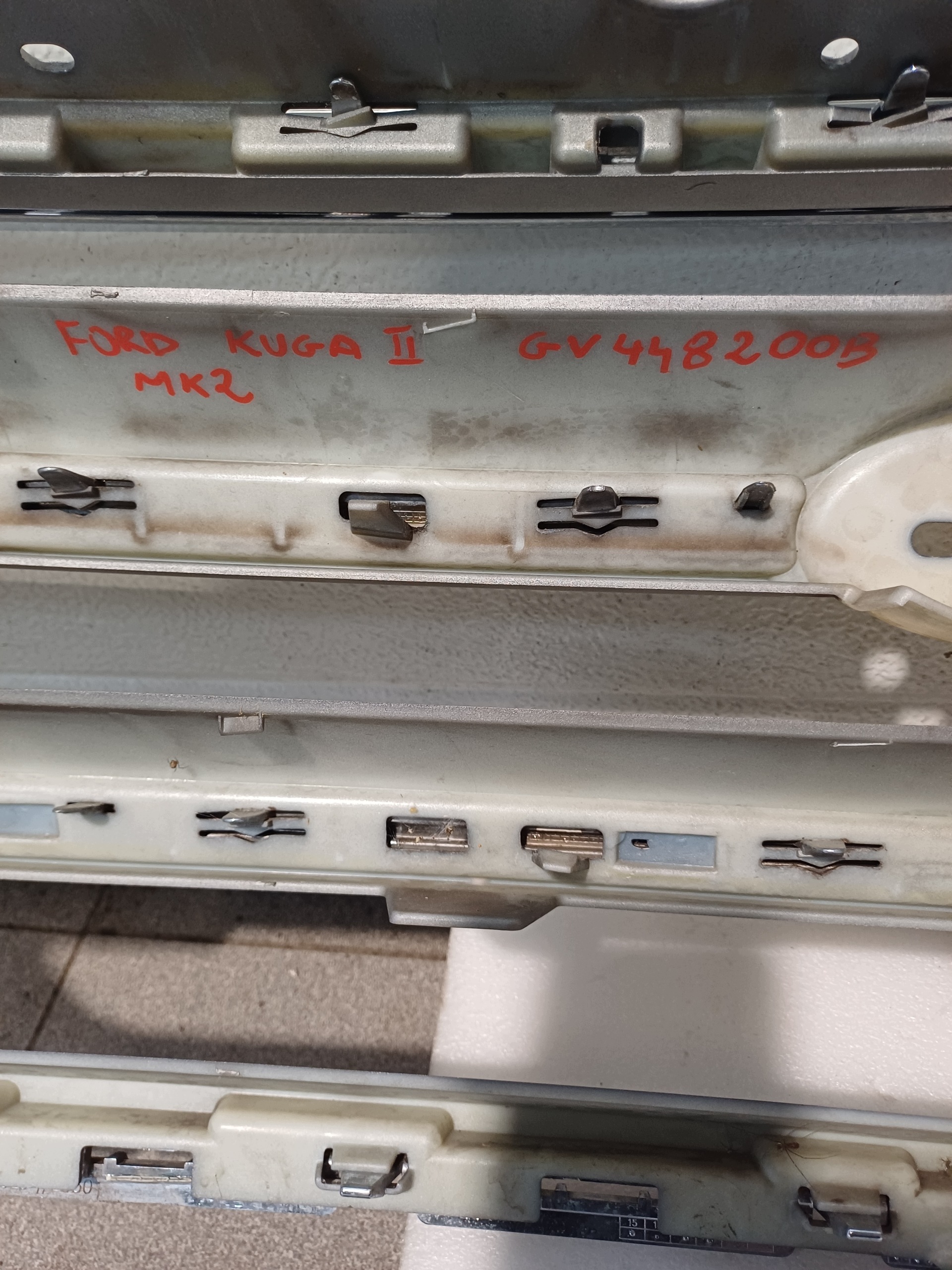 Grill FORD KUGA II GV448200B