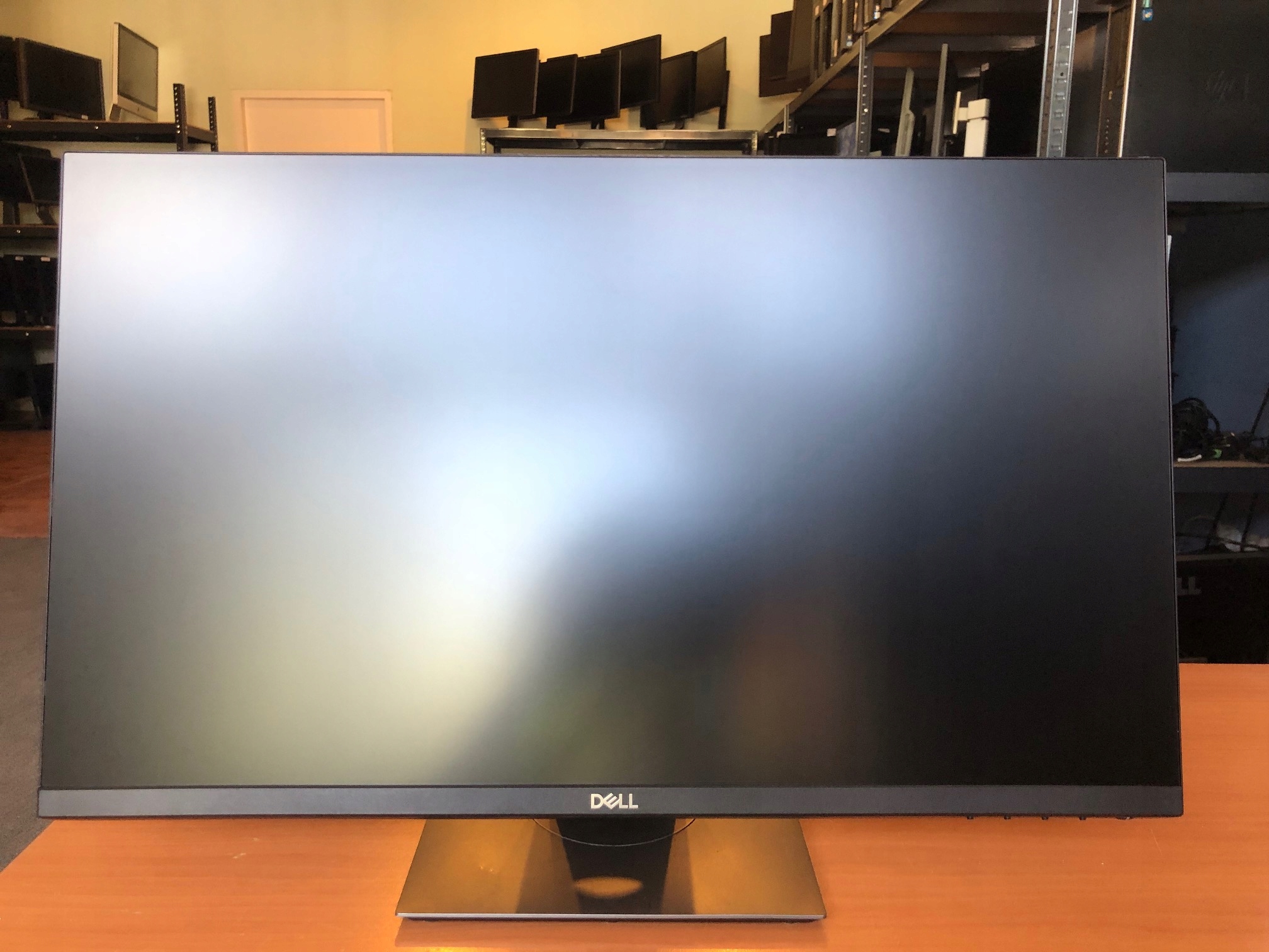 DELL P2421DC 23.8インチ WQHD（2560×1440） DELL P2421DC 23.8インチ WQHD（2560×1440）