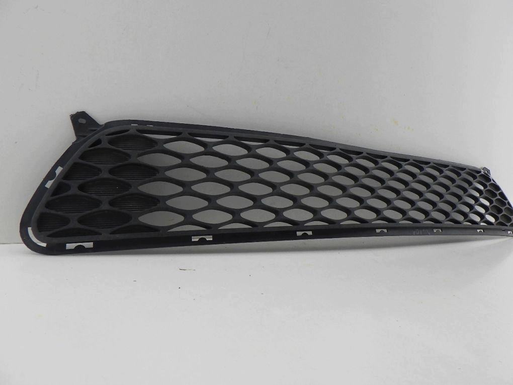 KIA CEED and PROCEED 3D 06- grid of a bumper front