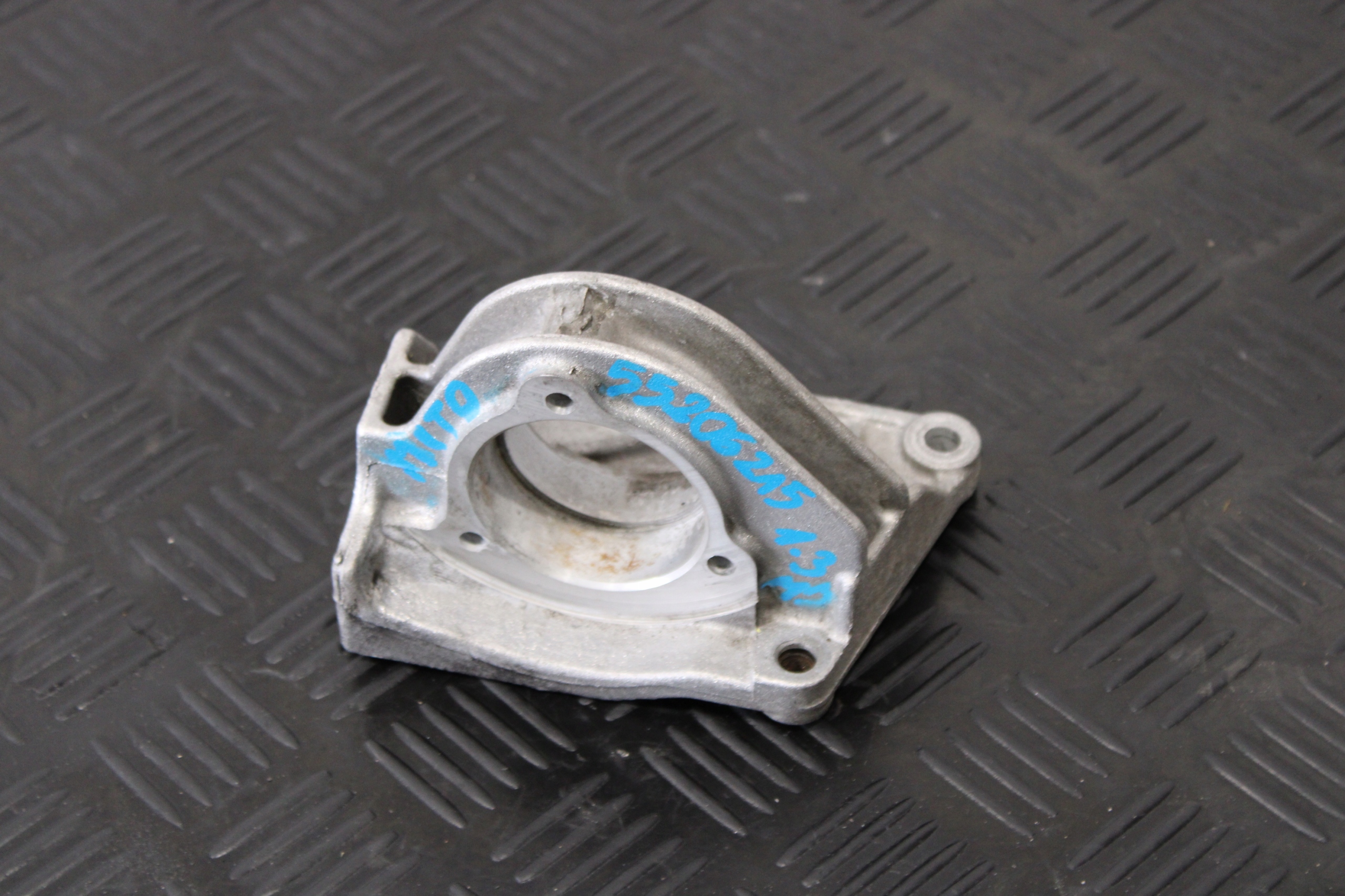 ŁAPA PODPORA PÓŁOSI ALFA ROMEO MITO 55206215