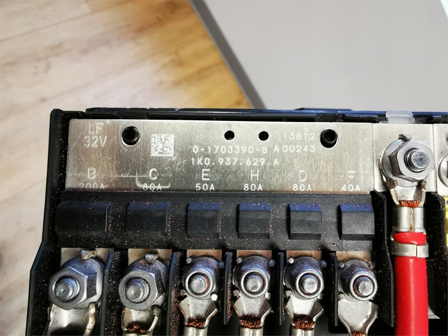 Audi Q3 8U 8U0 11-18 2.0 tdi блок предохранителей