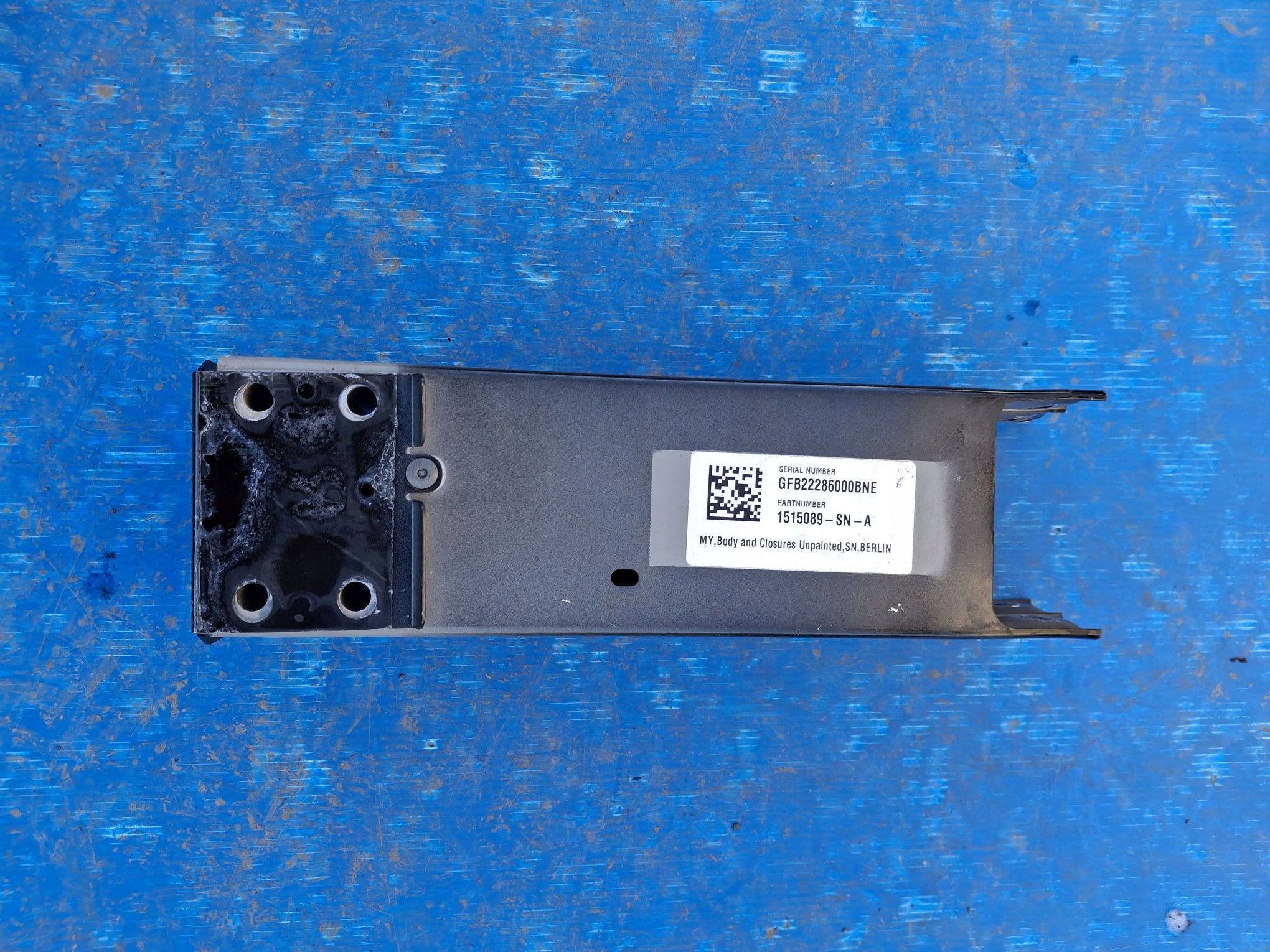 beam tip part right or left TESLA Y 2020R->