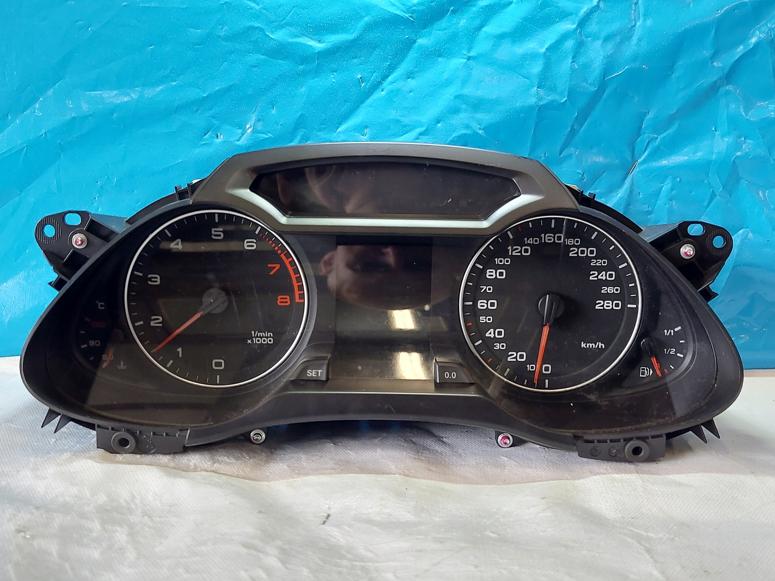 dials clock AUDI A4 B8 1.8 TFSI 8K0920900A