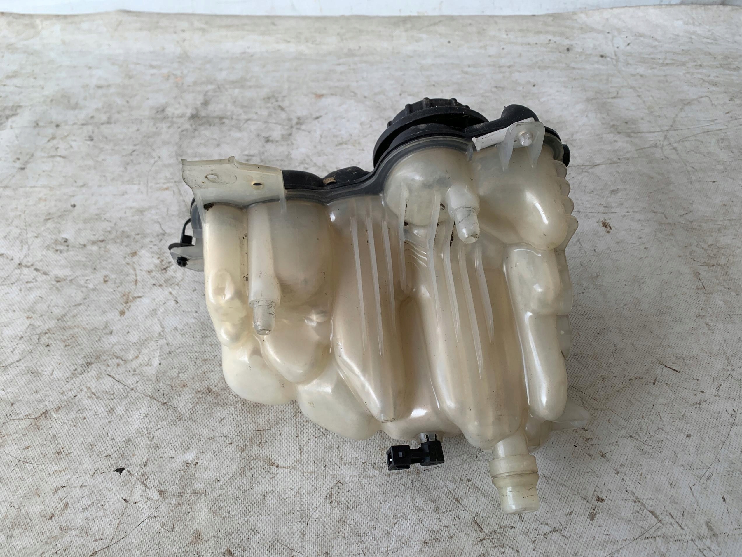 # Réservoir eau JAGUAR XF GX73-8A080-AC