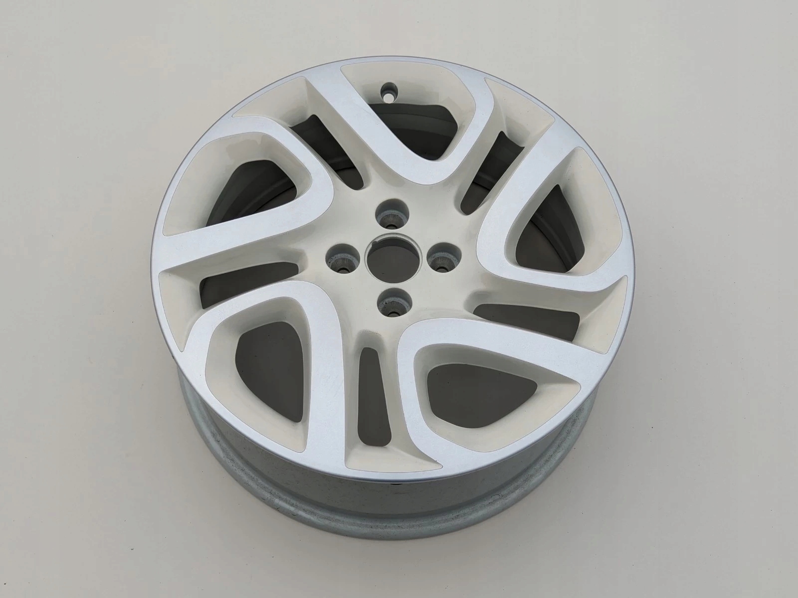 Renault Captur felga 6.5X17 6.5J17 CH4-40 ET40