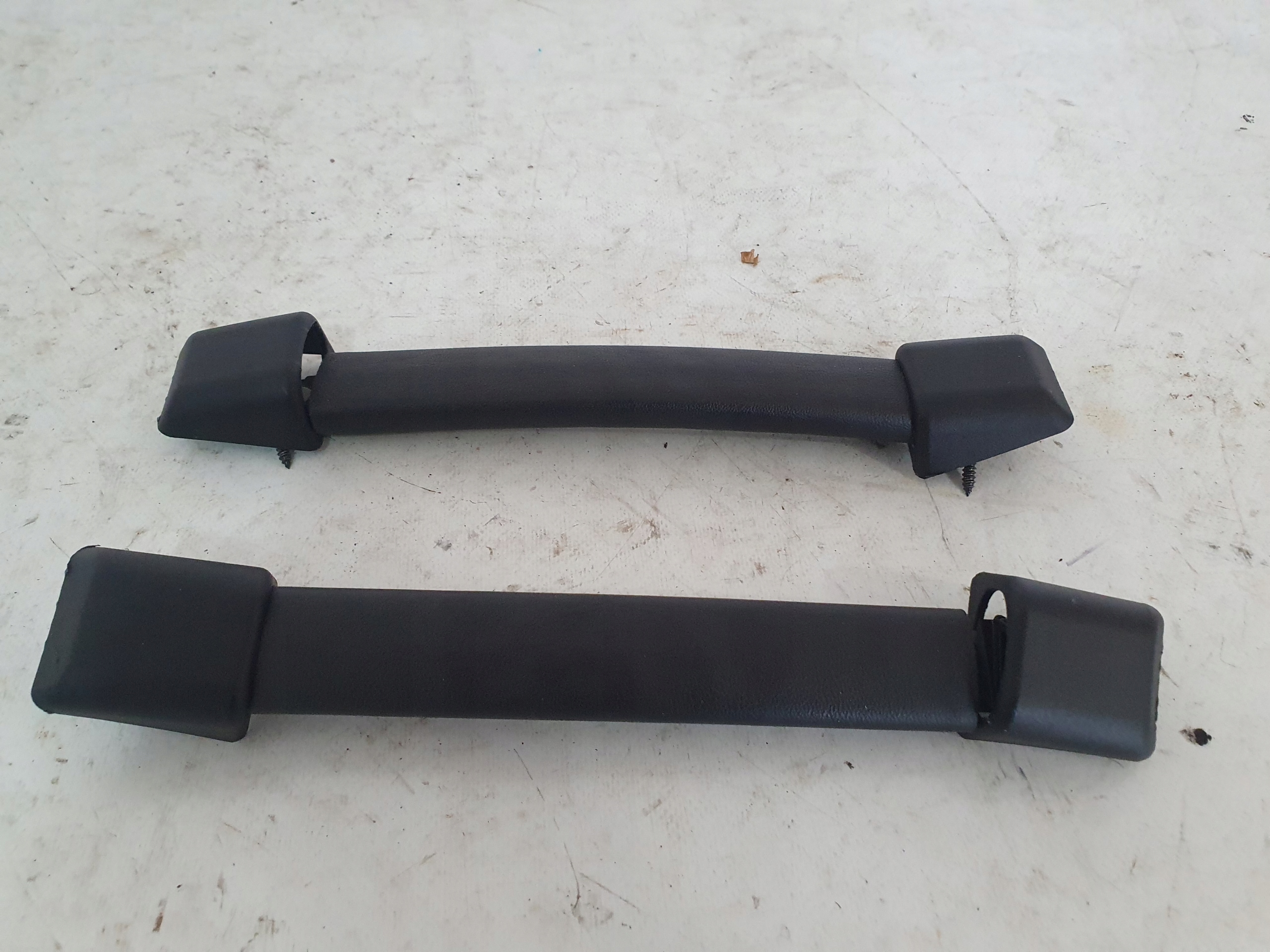 DODGE CHALLENGER 15- handle bracket of the roof