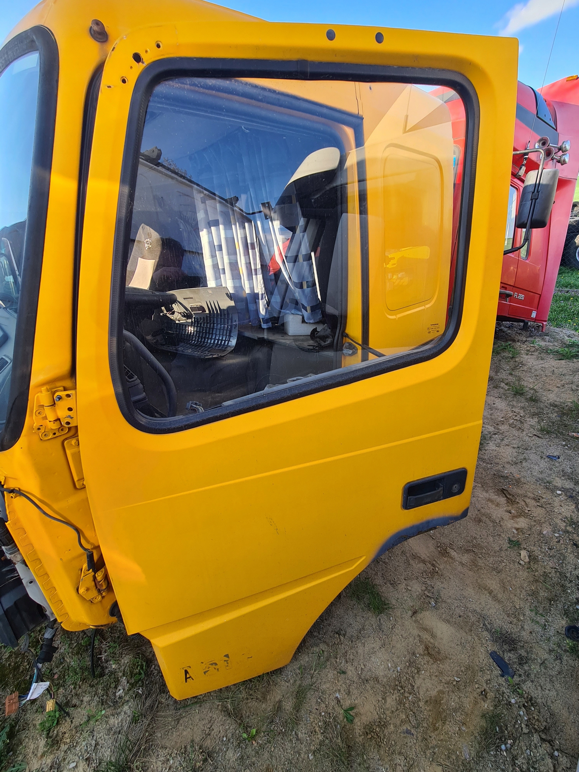 DRZWI KOMPLETNE LEWE VOLVO FM 9 12 13