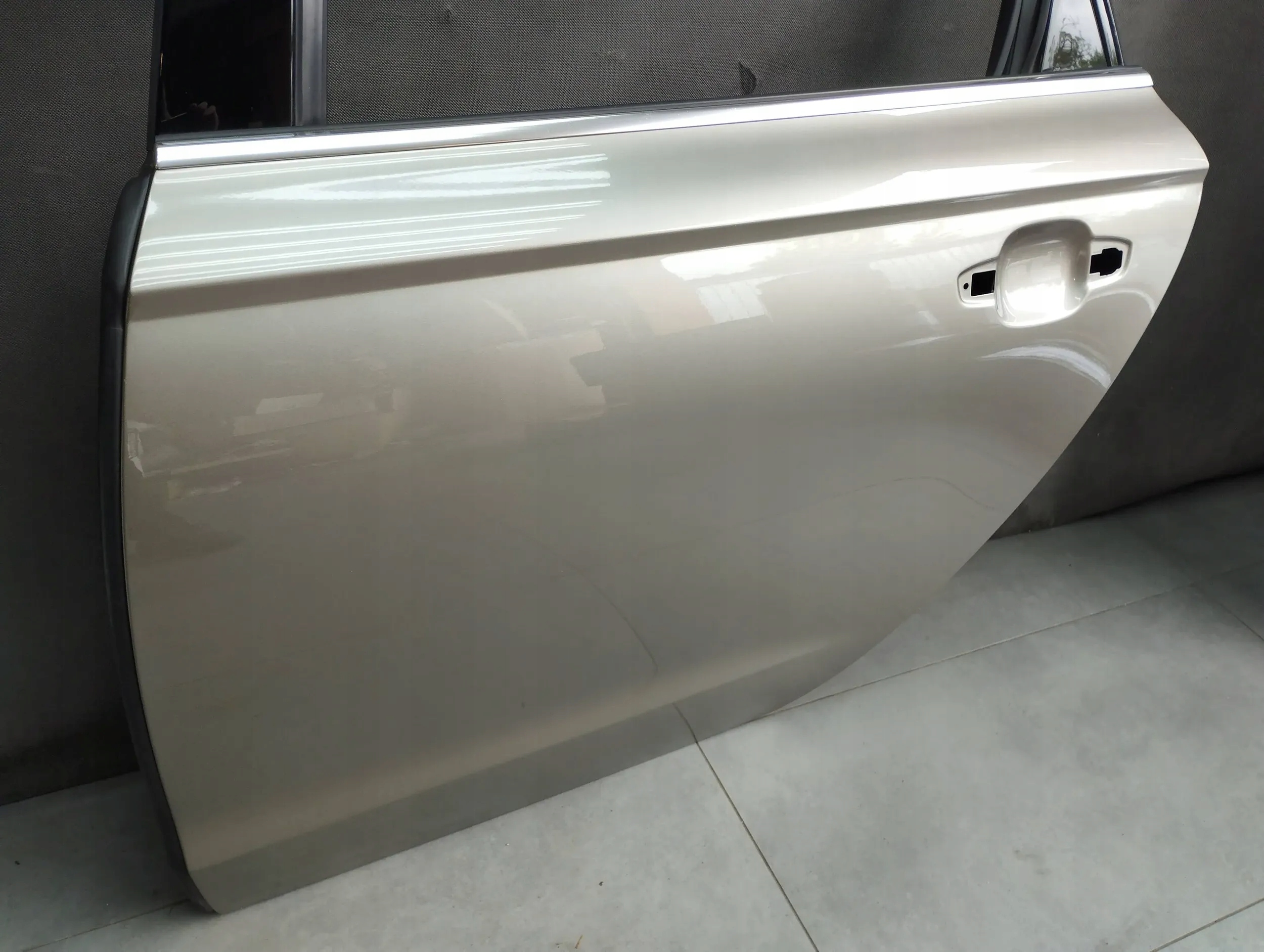 Audi A6 C7 4G sedan door left rear part LZ1U
