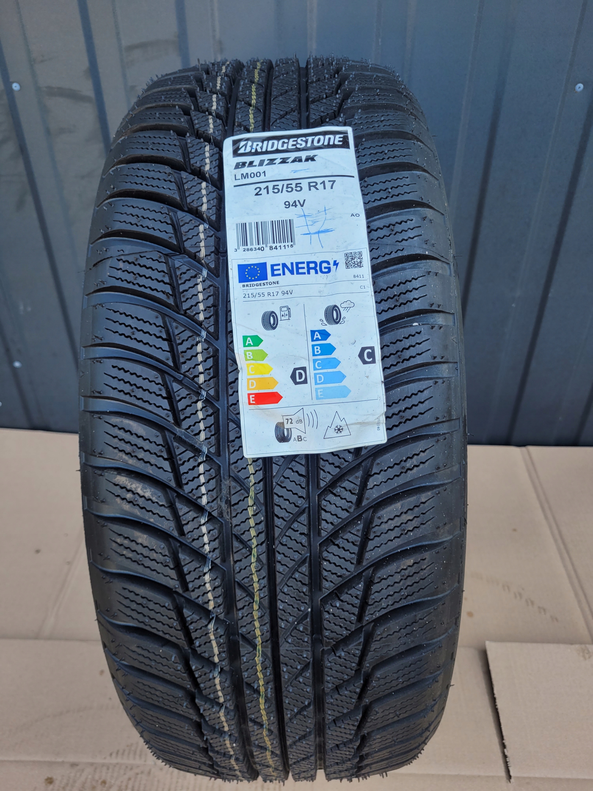 Bridgestone Blizzak LM001 215/55R17 94 V NOWA