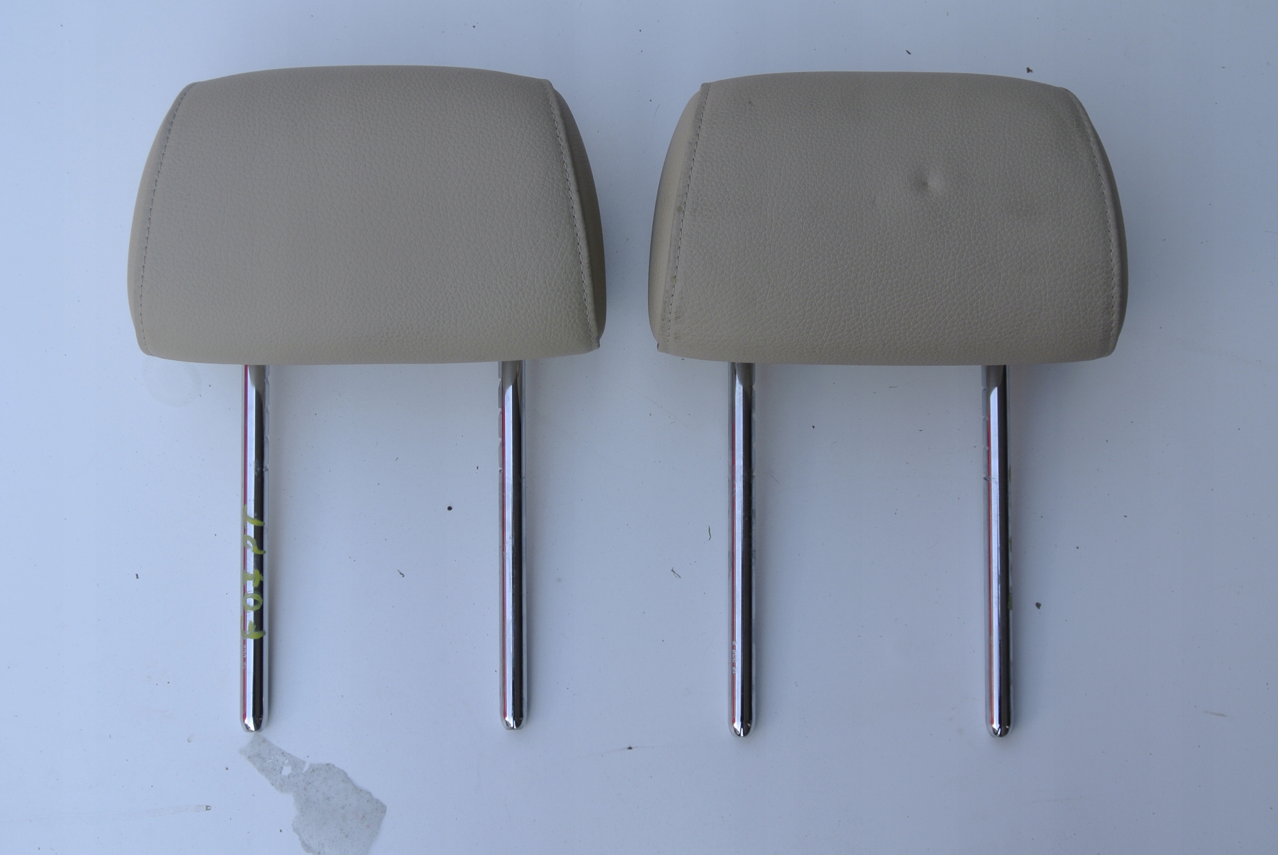 BMW F07 підголівник задній