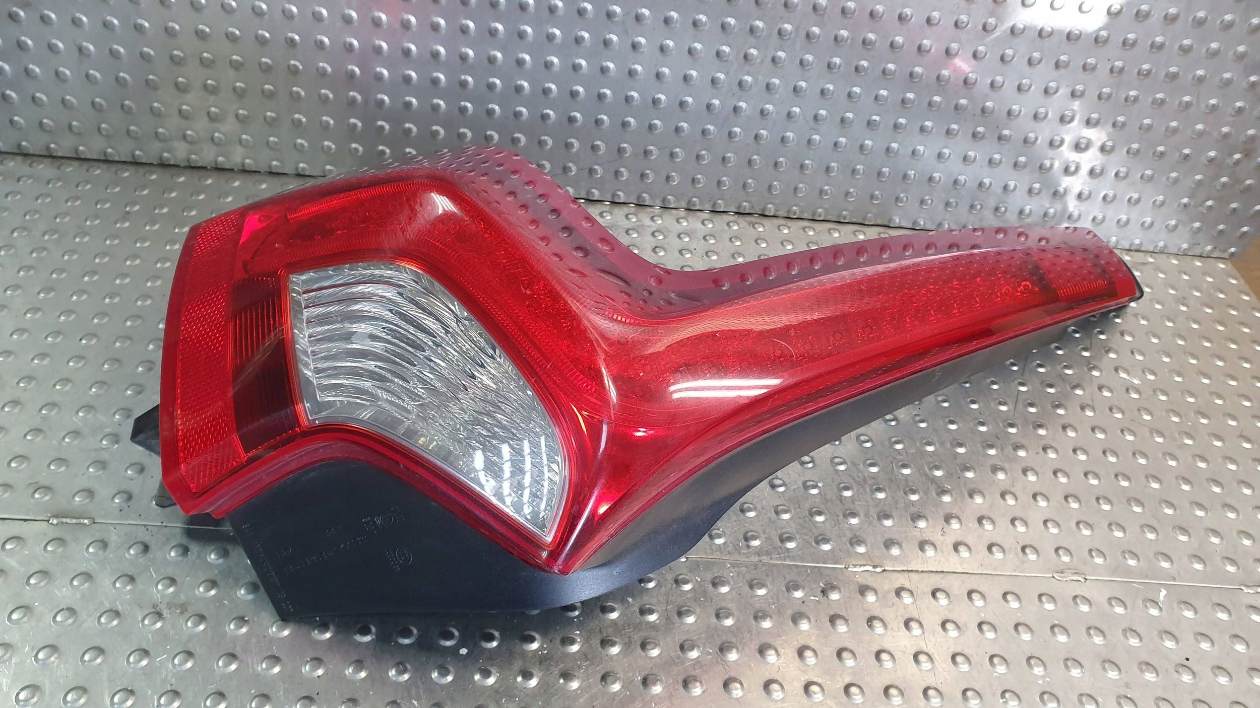 light rear part left VOLVO V60 10- 31214963